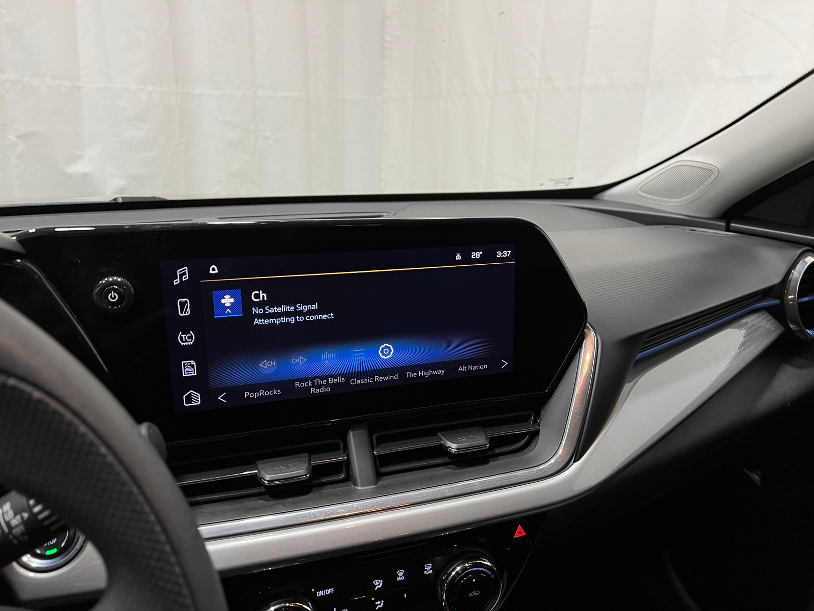 Thumbnail: 2025 Chevrolet Trax - 4