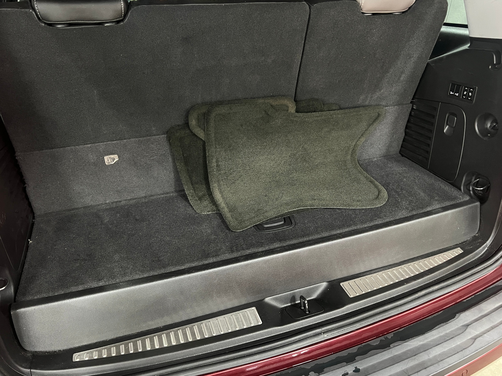 Thumbnail: 2016 Chevrolet Tahoe - 6