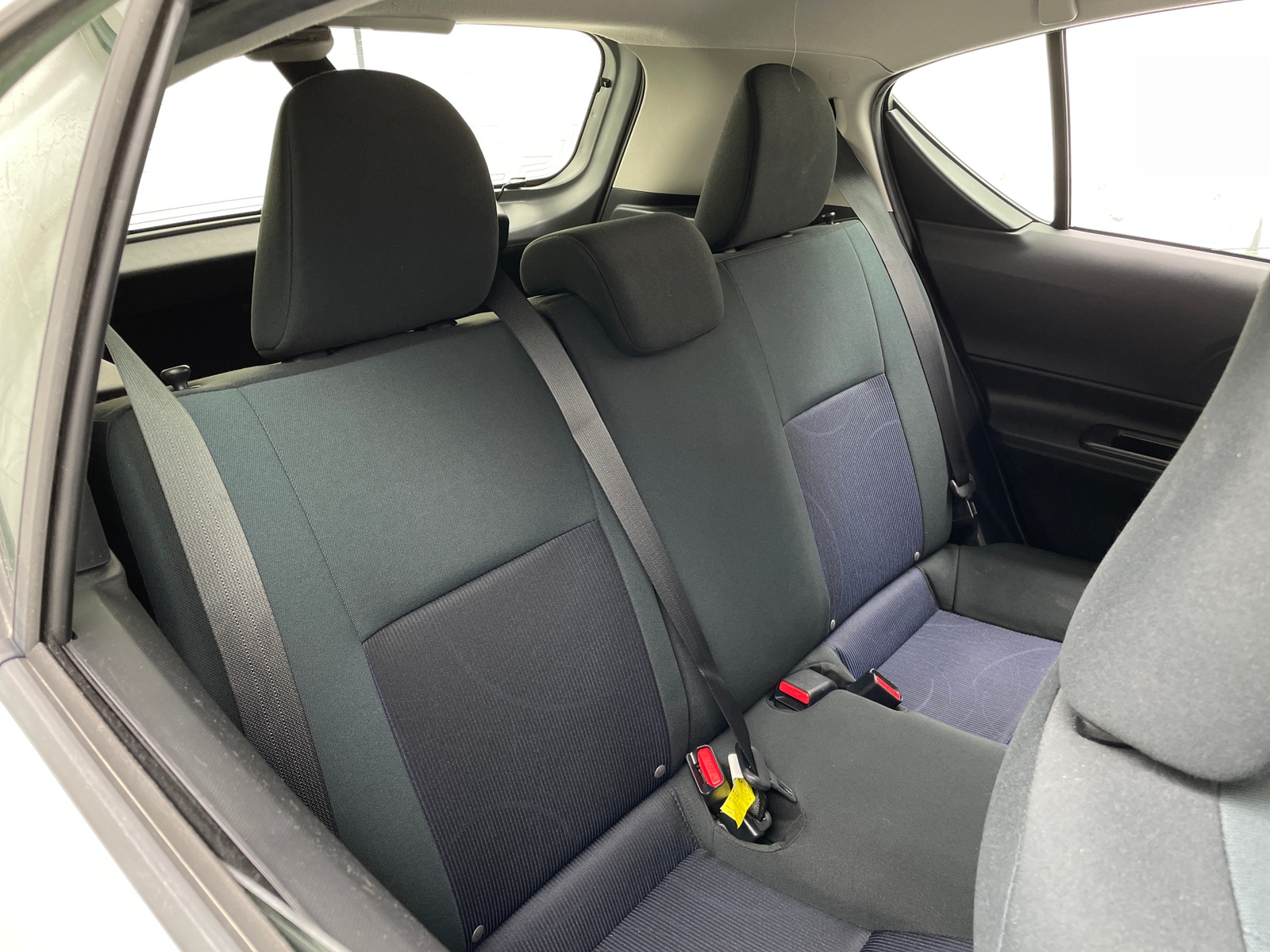 Thumbnail: 2015 Toyota Prius c - 6