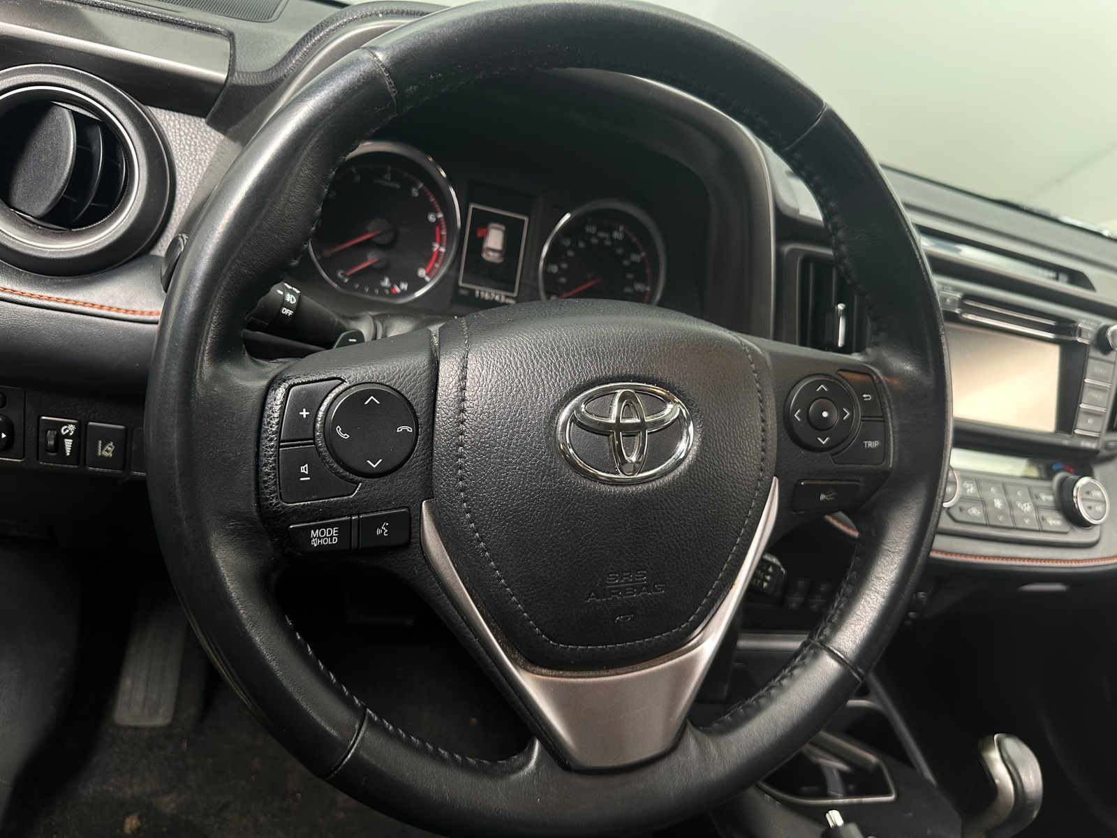 Thumbnail: 2018 Toyota RAV4 - 4