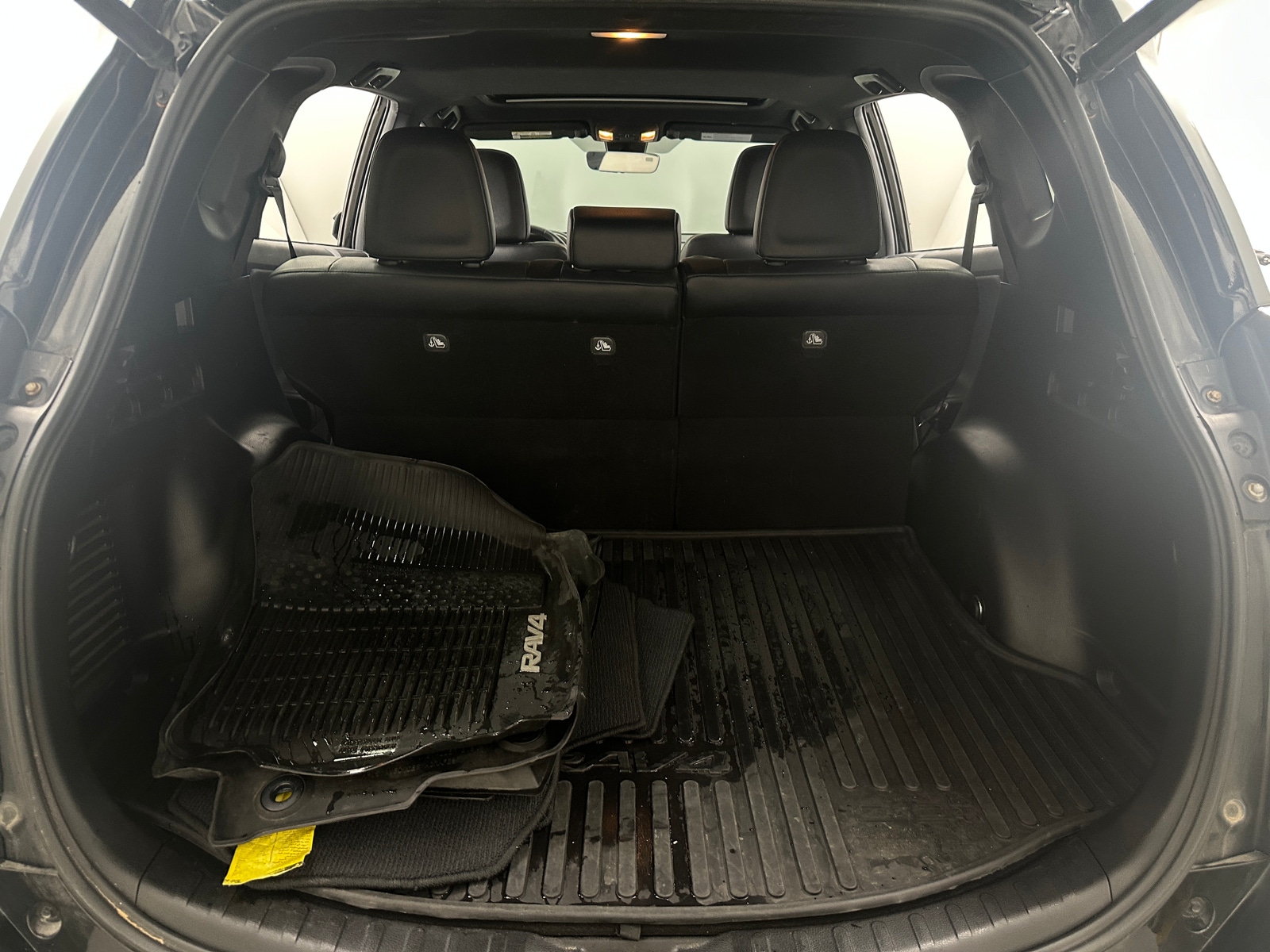 Thumbnail: 2018 Toyota RAV4 - 6