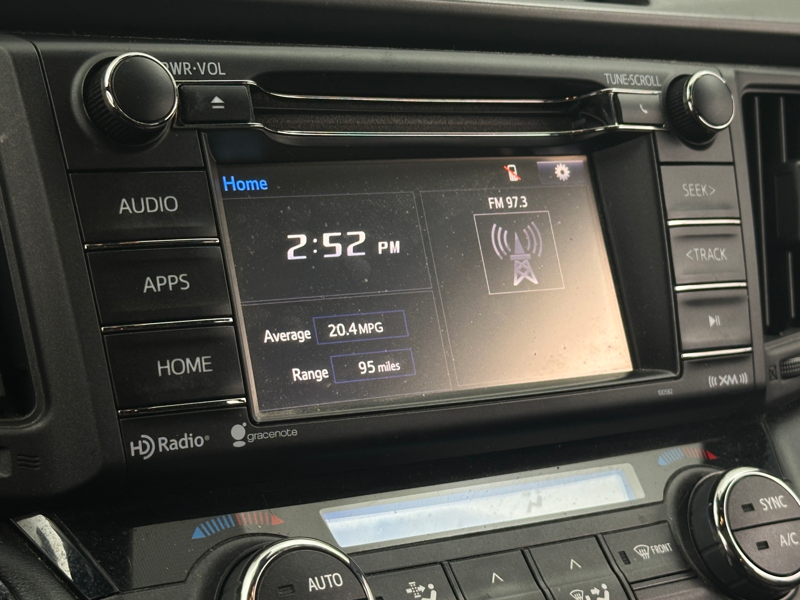 Thumbnail: 2018 Toyota RAV4 - 3