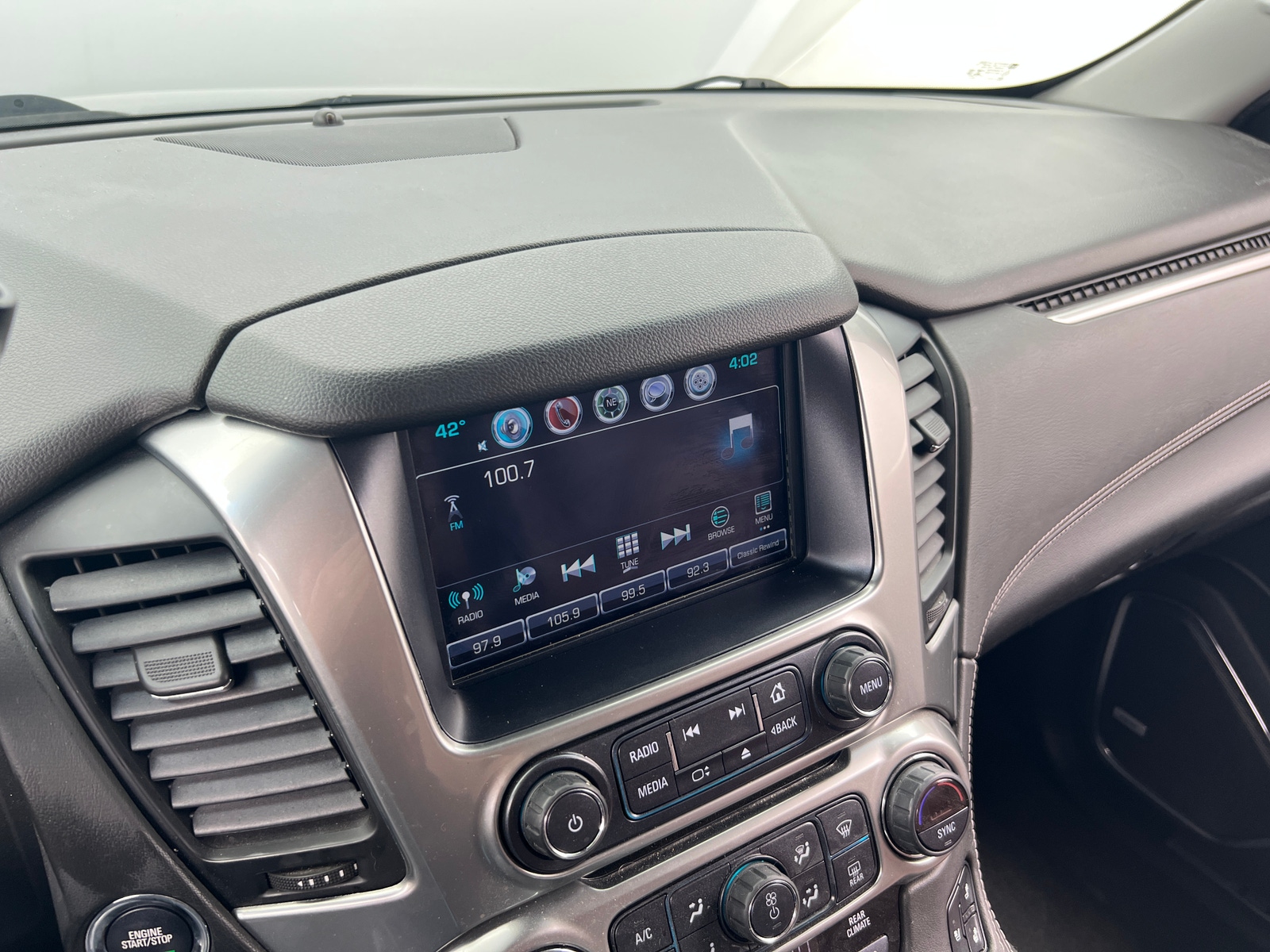 Thumbnail: 2019 Chevrolet Tahoe - 3