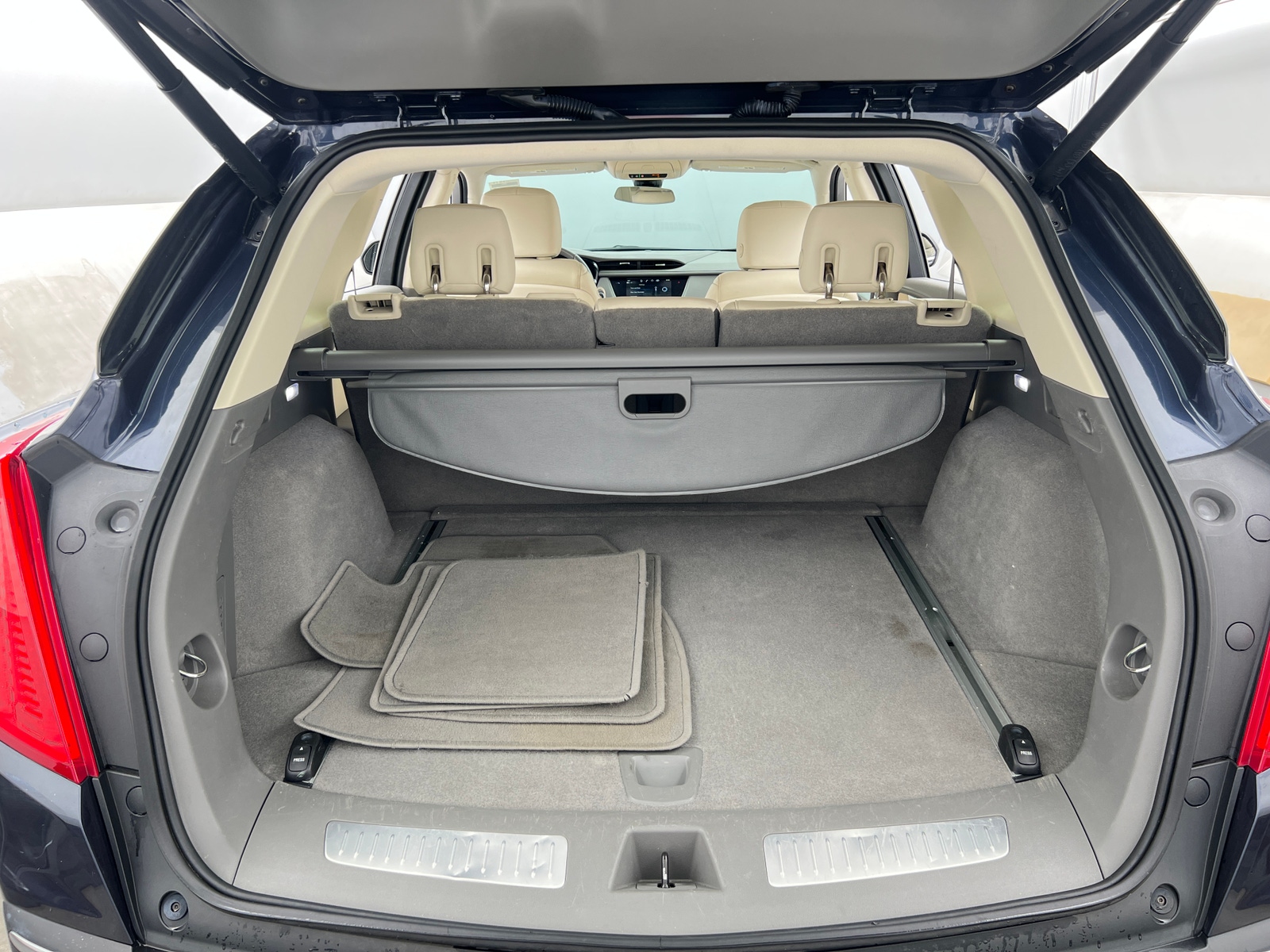 Thumbnail: 2018 Cadillac XT5 - 6