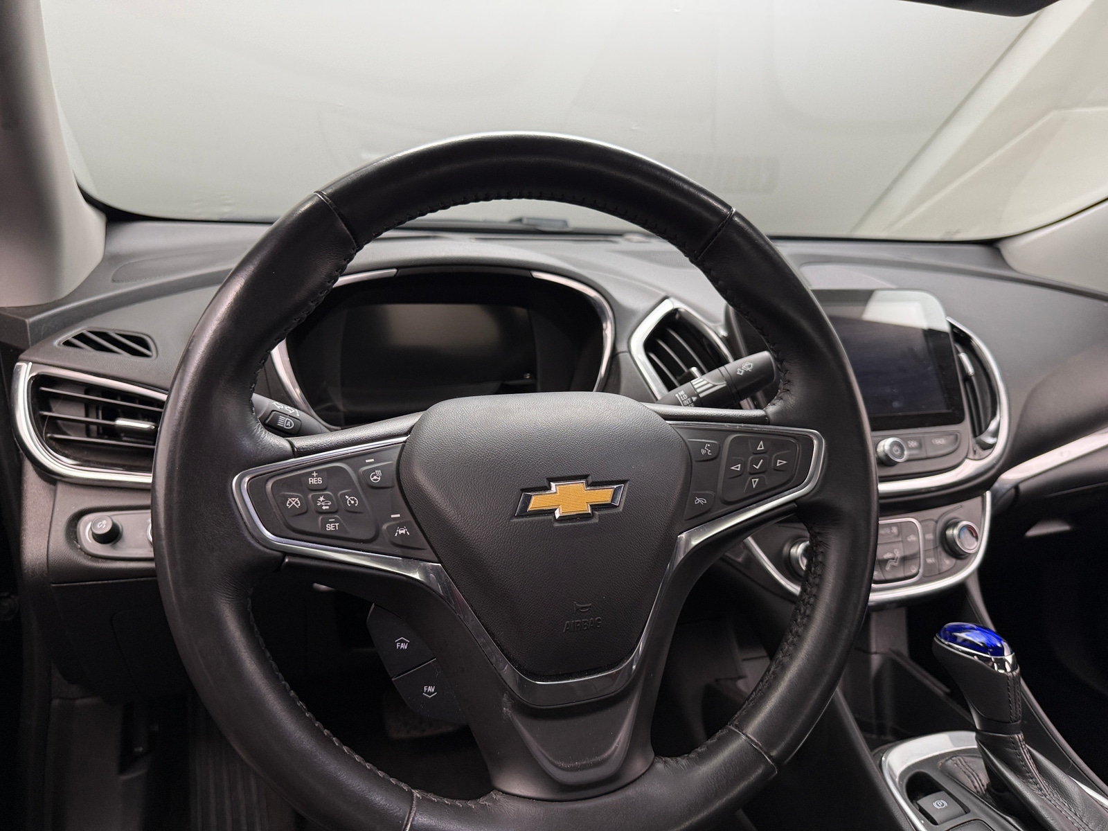 Thumbnail: 2017 Chevrolet Volt - 4