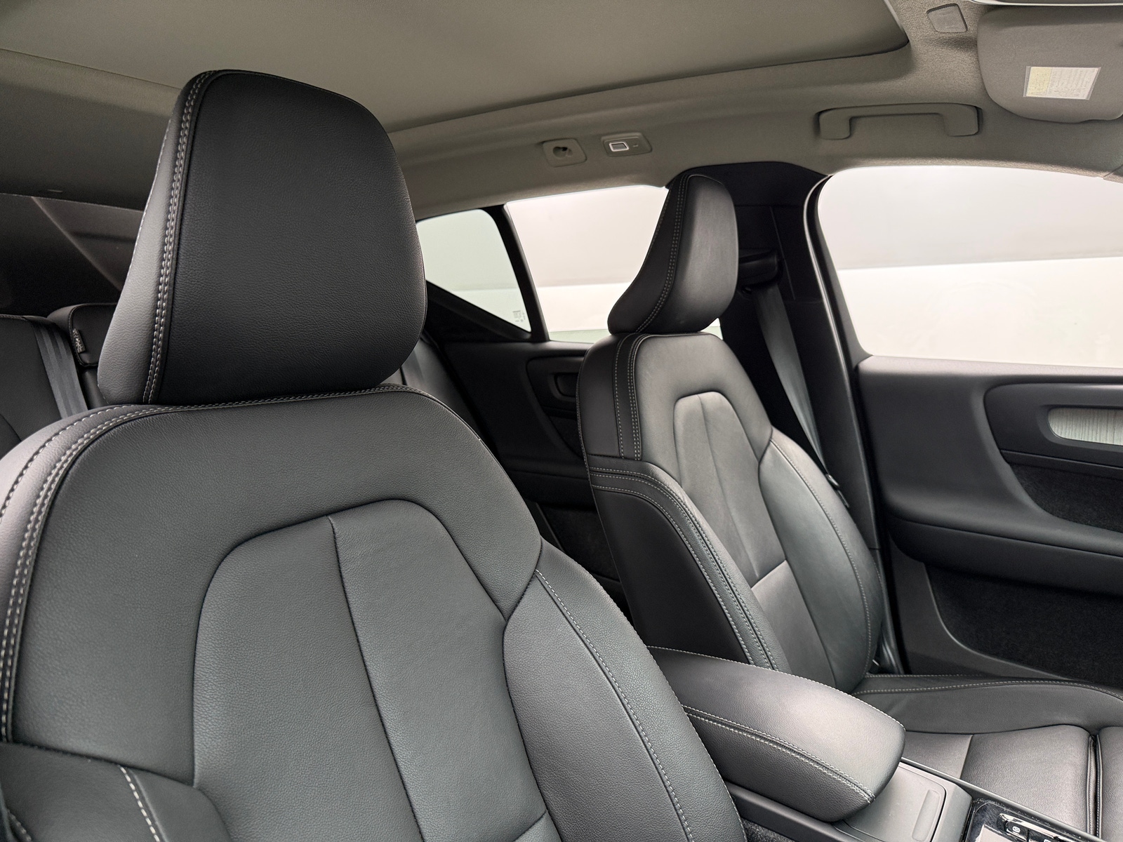 Thumbnail: 2024 Volvo XC40 - 2