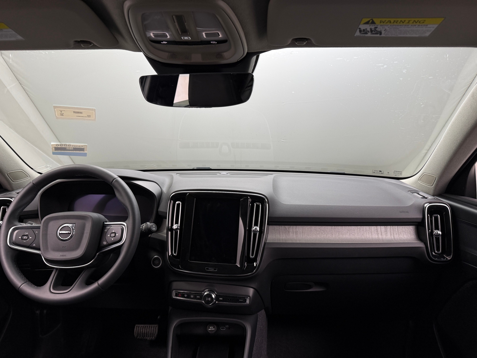 Thumbnail: 2024 Volvo XC40 - 3