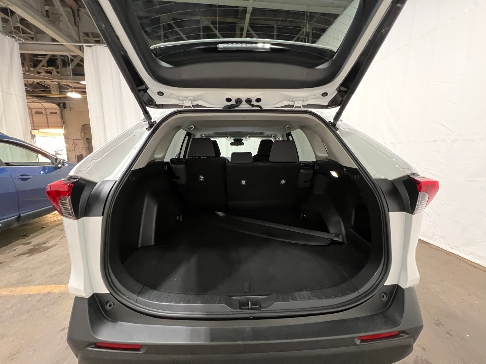 Thumbnail: 2025 Toyota RAV4 - 7