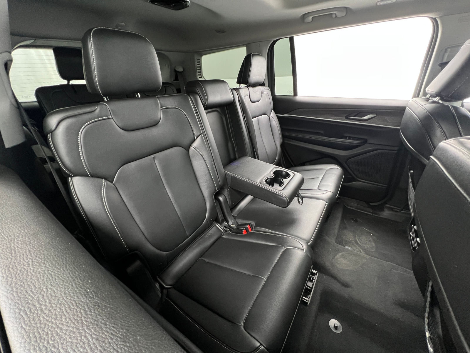 Thumbnail: 2023 Jeep Grand Cherokee L - 5