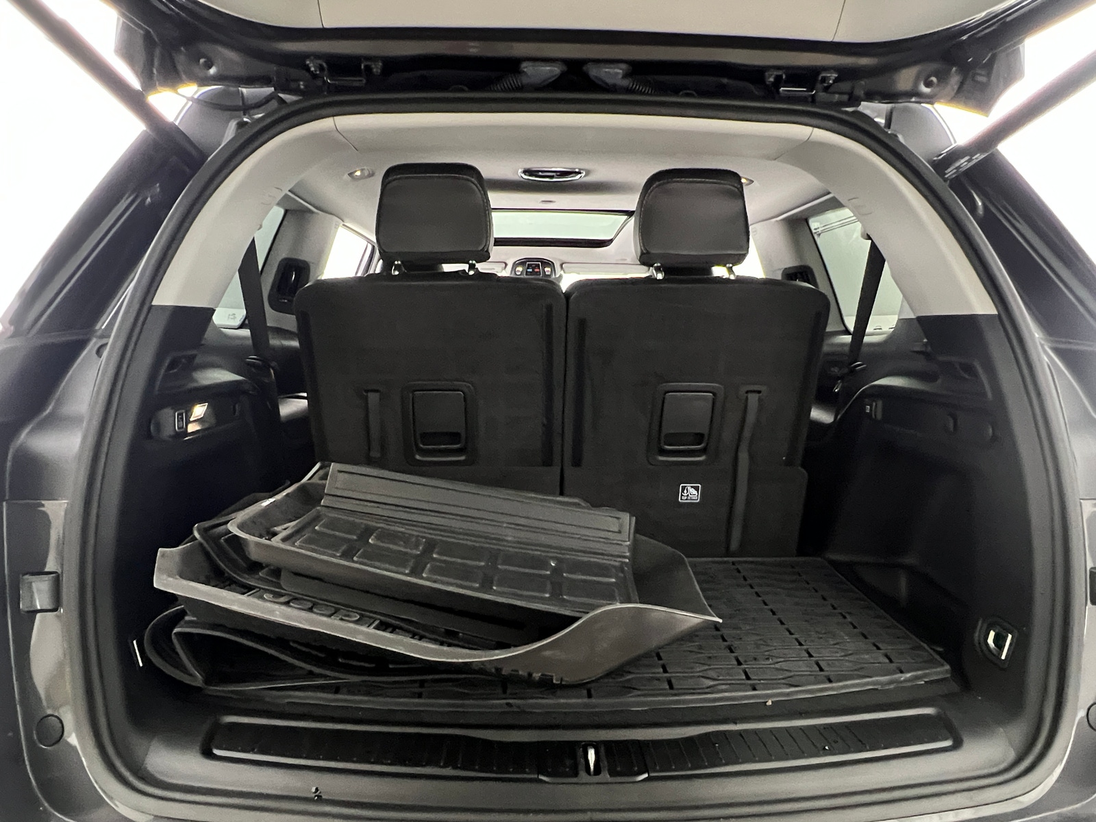 Thumbnail: 2023 Jeep Grand Cherokee L - 6