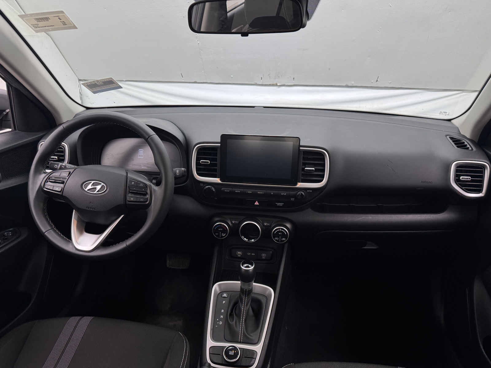 Thumbnail: 2023 Hyundai Venue - 3