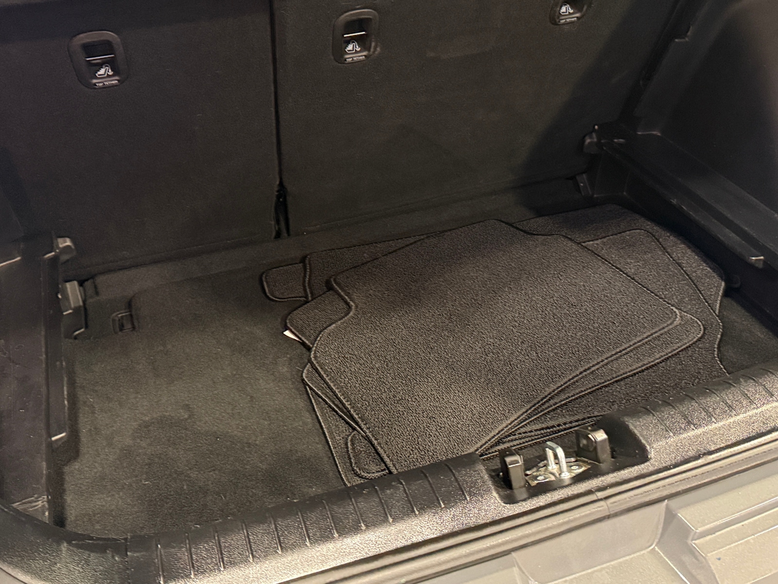 Thumbnail: 2023 Hyundai Venue - 7