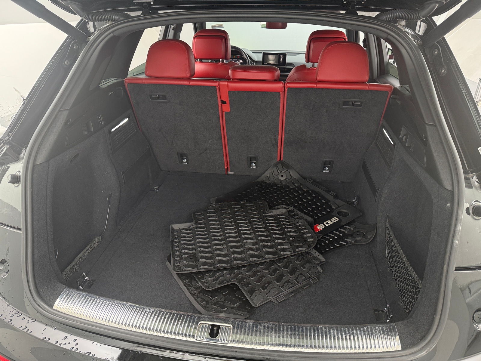 Thumbnail: 2019 Audi SQ5 - 6