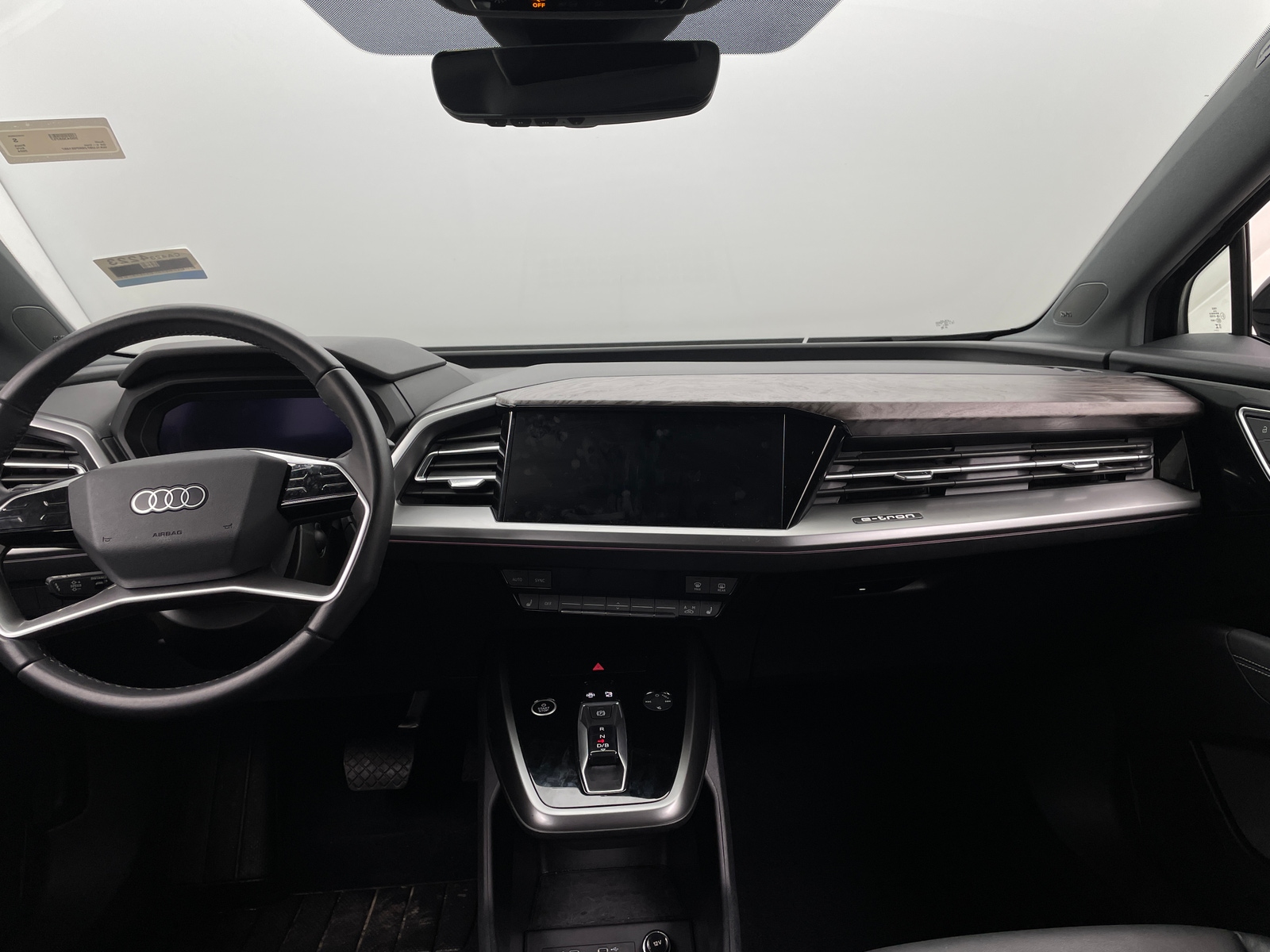 Thumbnail: 2024 Audi Q4 e-tron - 2