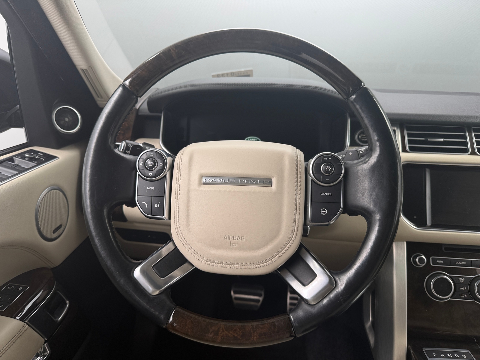 Thumbnail: 2016 Land Rover Range Rover - 4