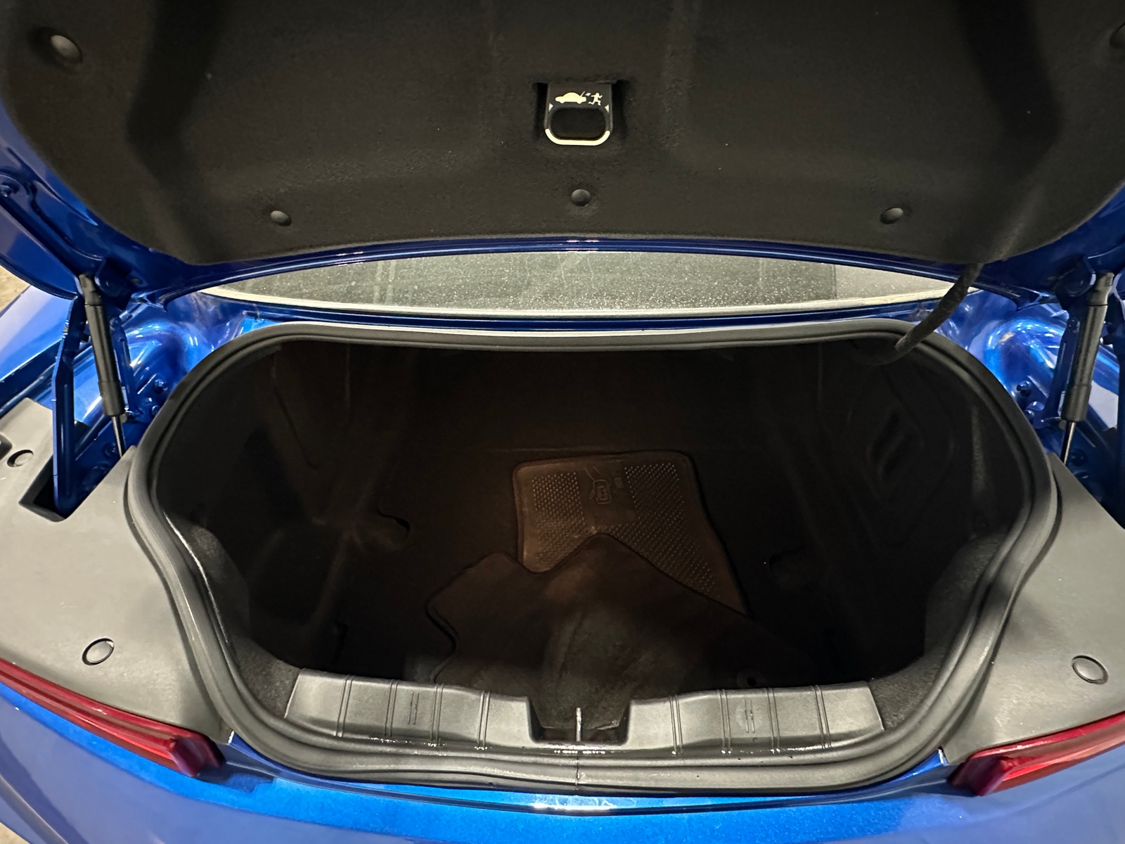 Thumbnail: 2018 Chevrolet Camaro - 5