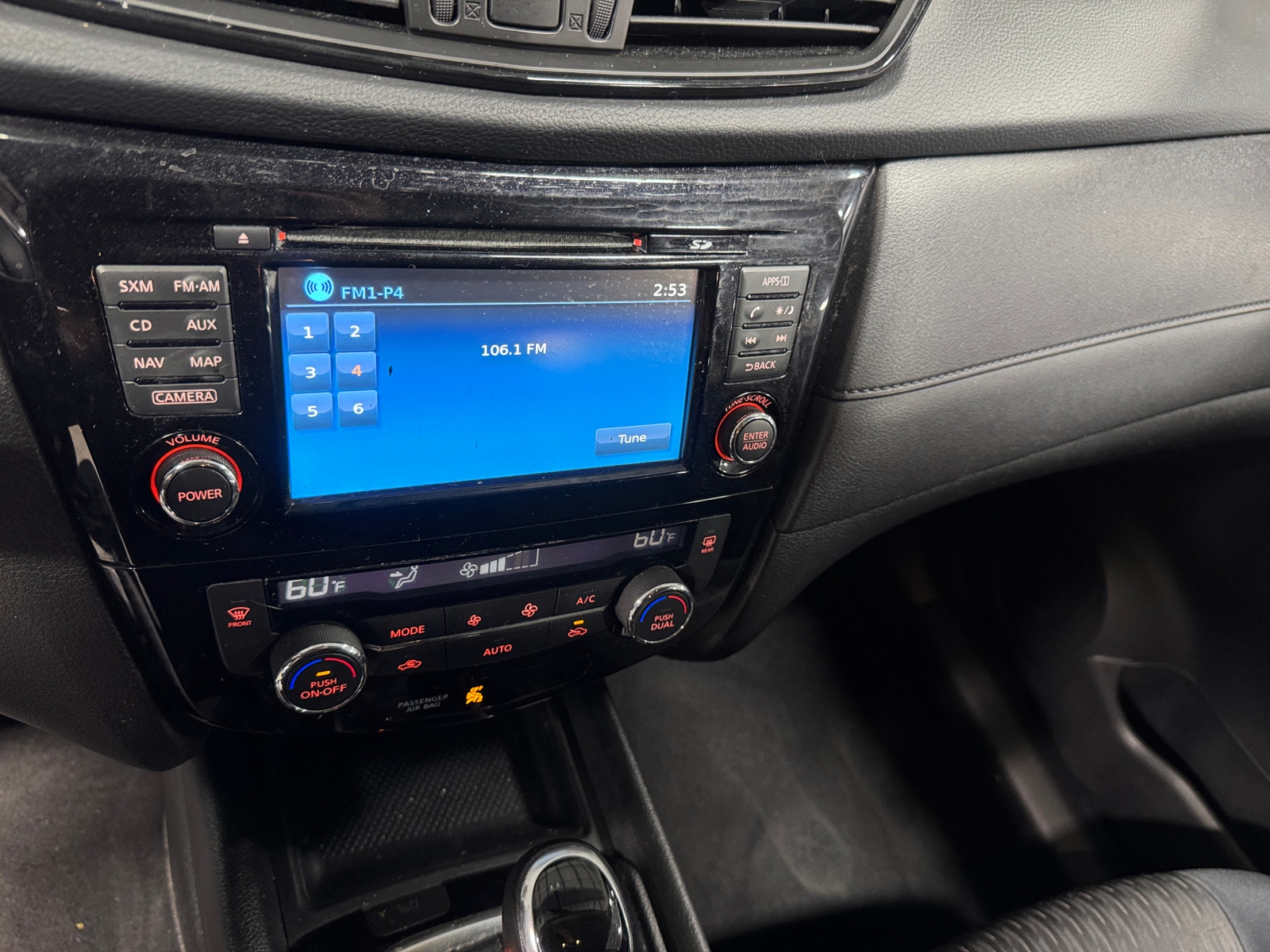 Thumbnail: 2017 Nissan Rogue - 4