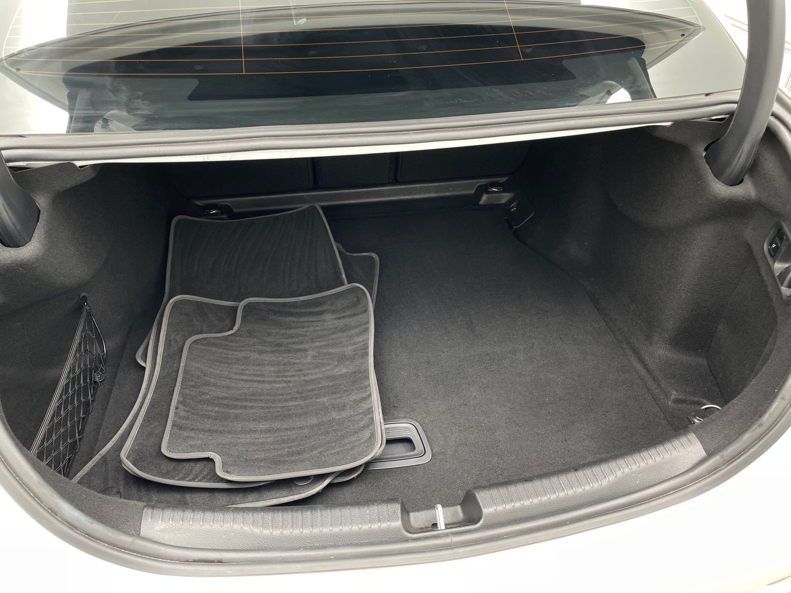 Thumbnail: 2024 Mercedes-Benz C-Class - 6