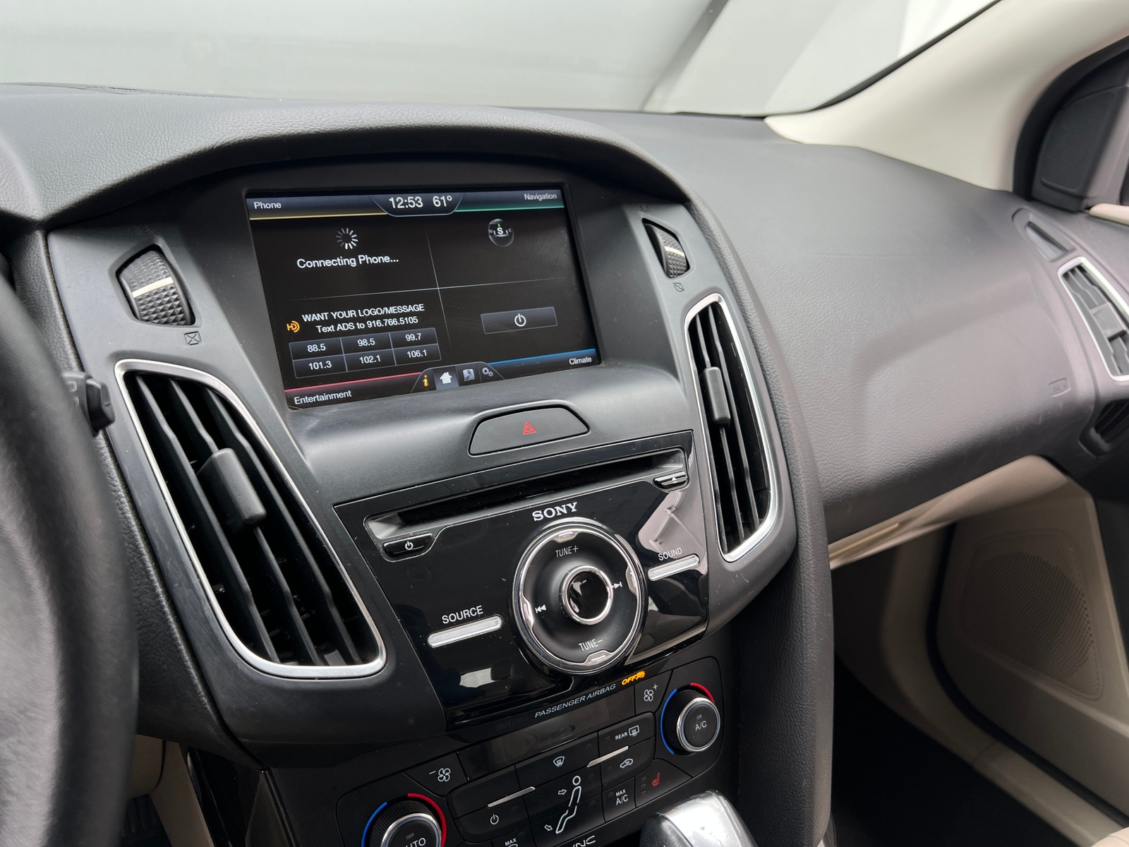 Thumbnail: 2015 Ford Focus - 4