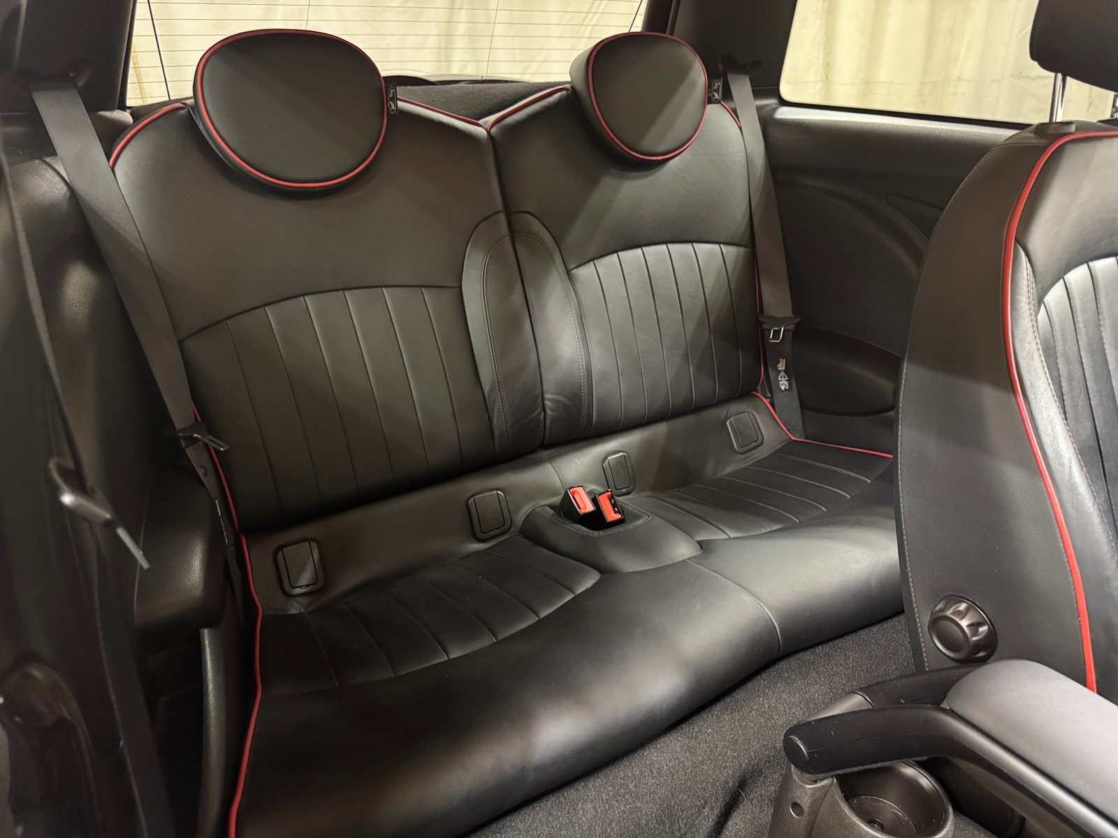 Thumbnail: 2011 MINI Cooper Hardtop - 5