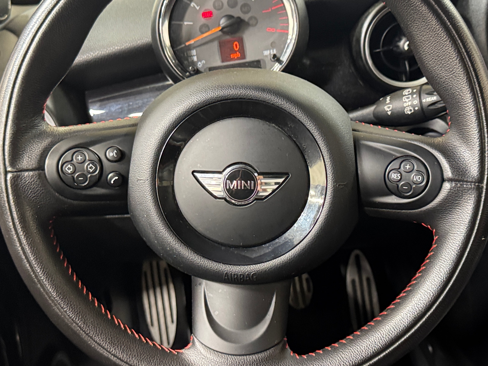 Thumbnail: 2011 MINI Cooper Hardtop - 4