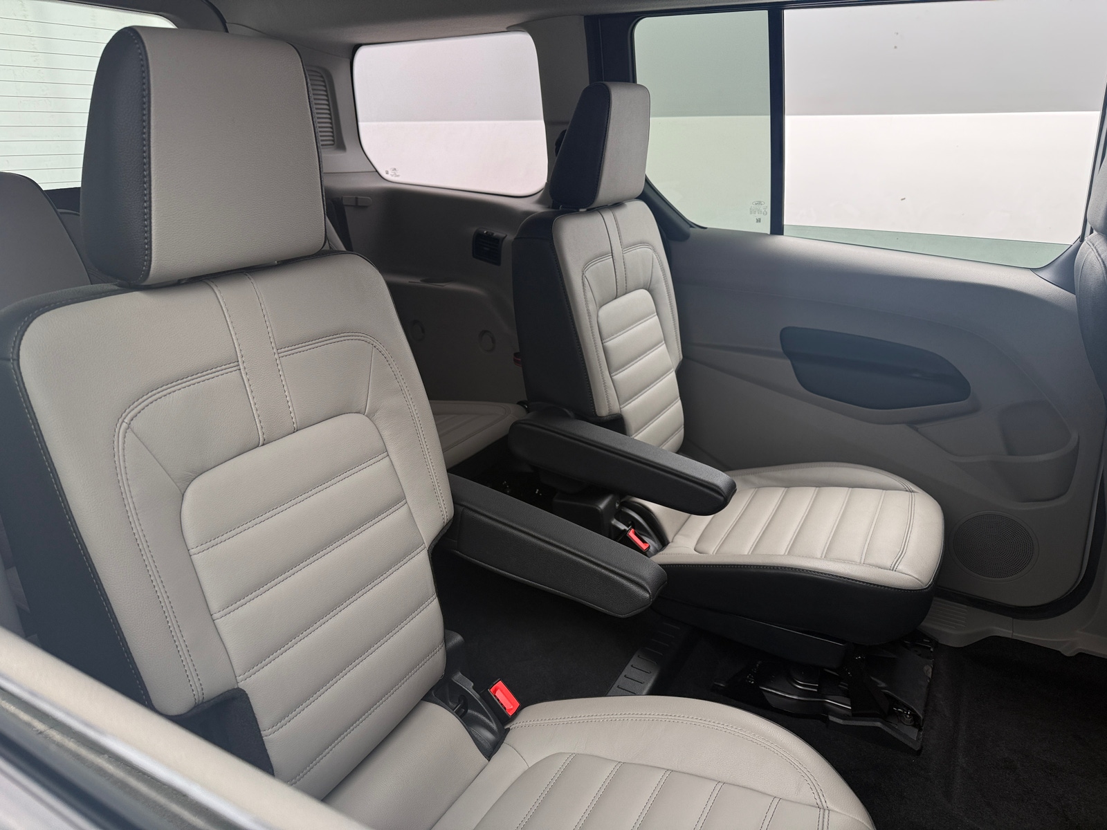 Thumbnail: 2022 Ford Transit Series - 5