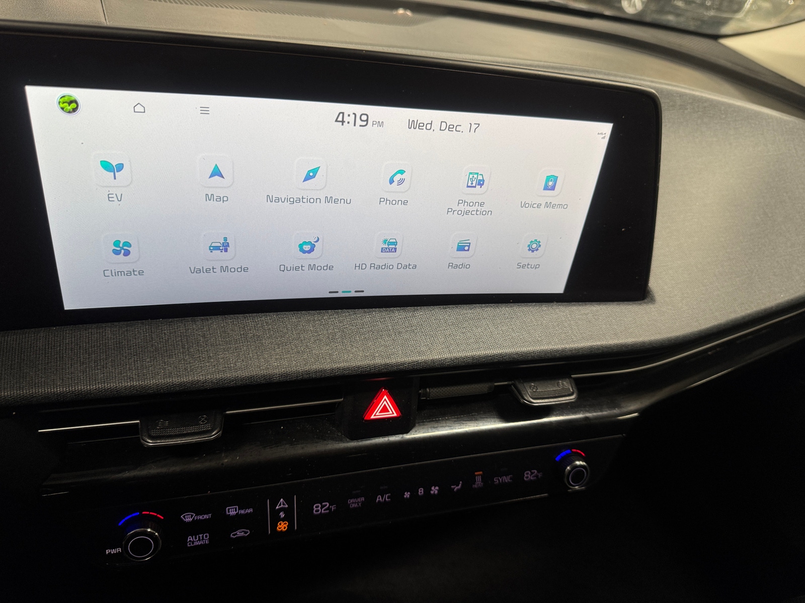 Thumbnail: 2022 Kia EV6 - 3