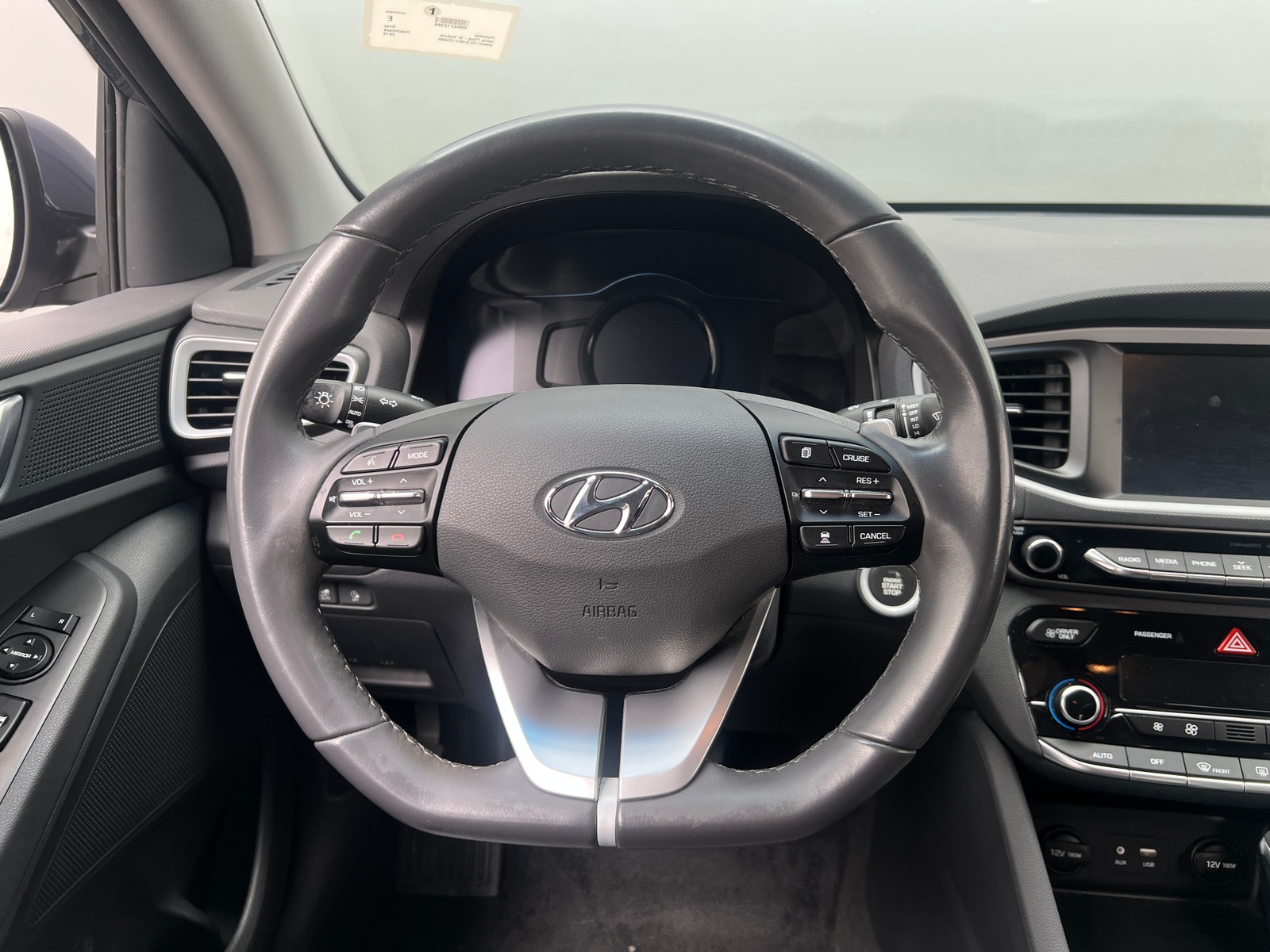 Thumbnail: 2019 Hyundai Ioniq - 4