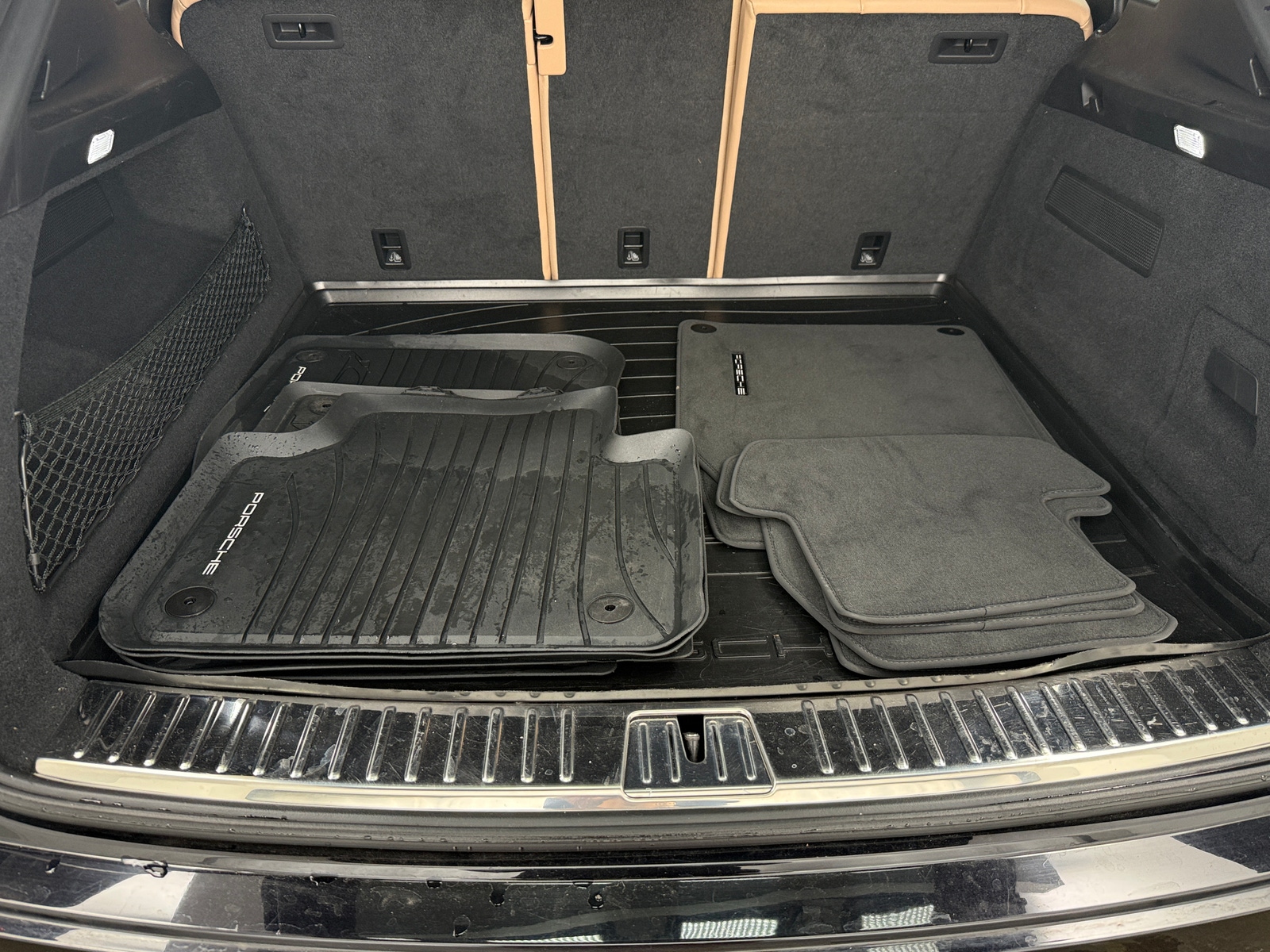 Thumbnail: 2020 Porsche Cayenne - 6