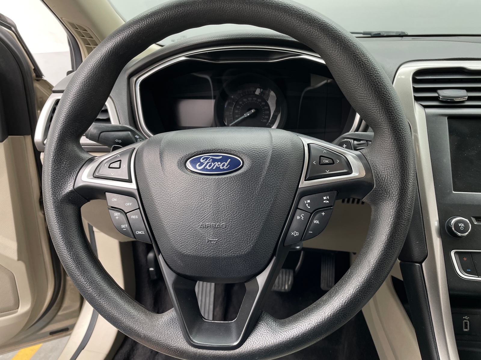 Thumbnail: 2017 Ford Fusion - 5