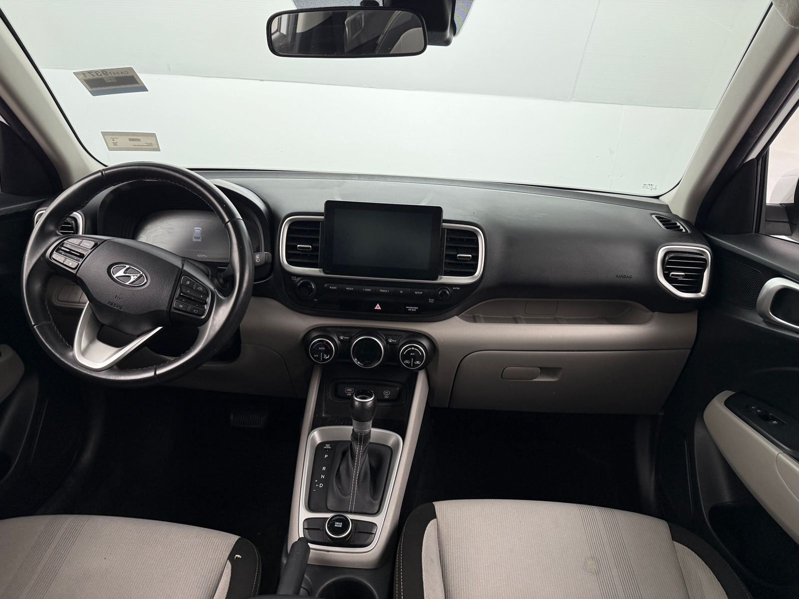 Thumbnail: 2023 Hyundai Venue - 3