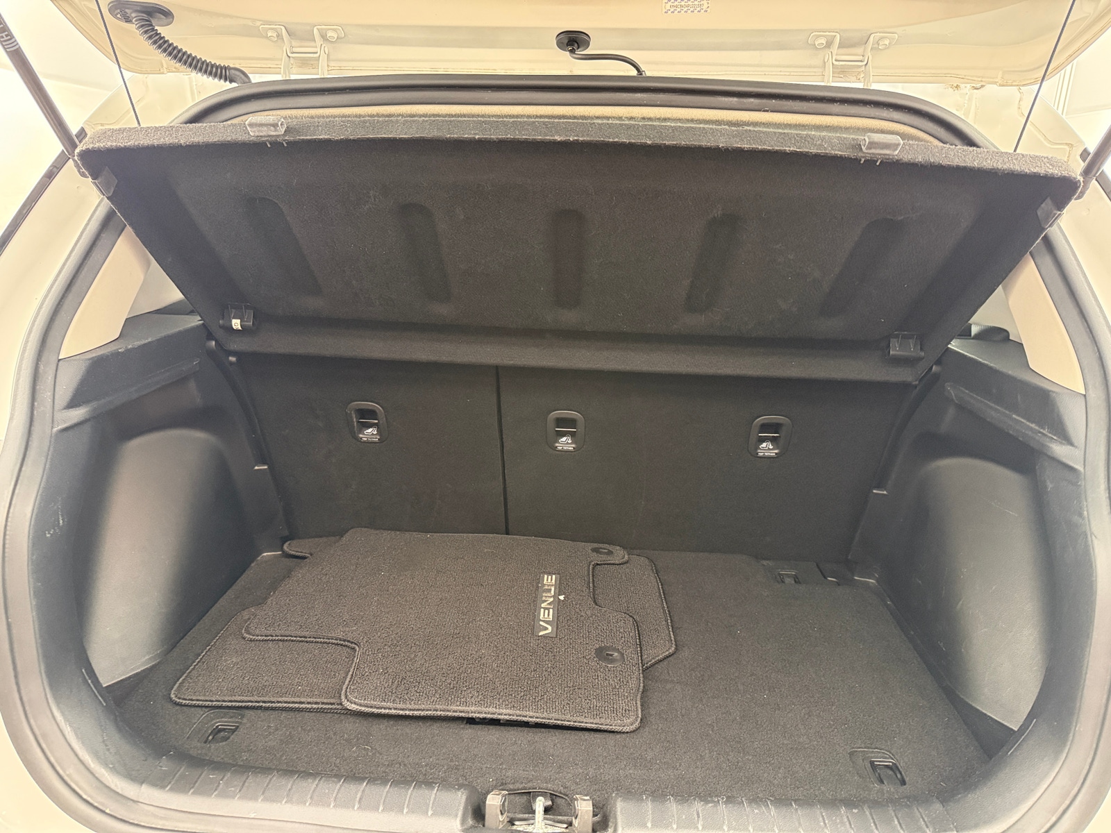 Thumbnail: 2023 Hyundai Venue - 7