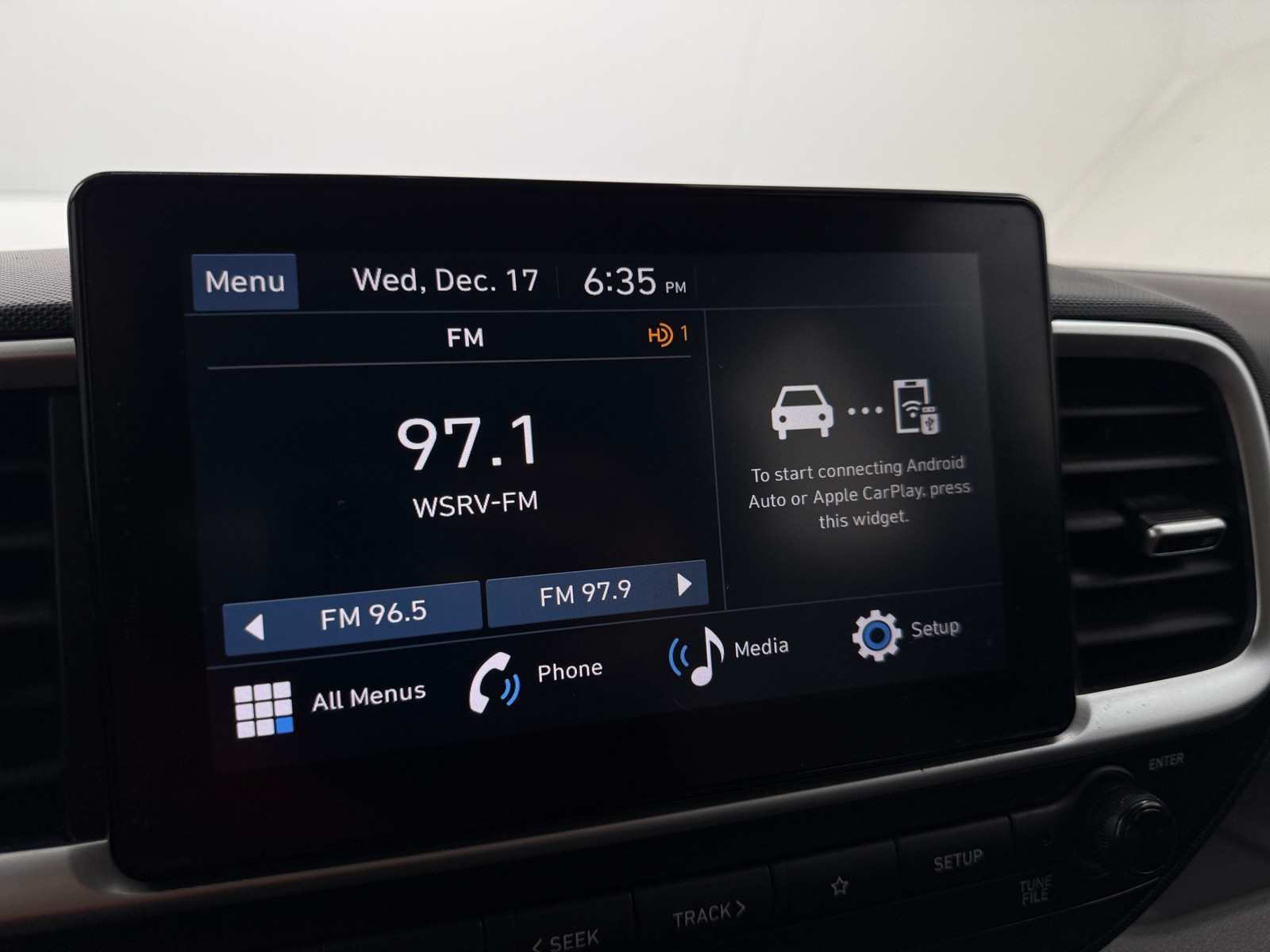 Thumbnail: 2023 Hyundai Venue - 4