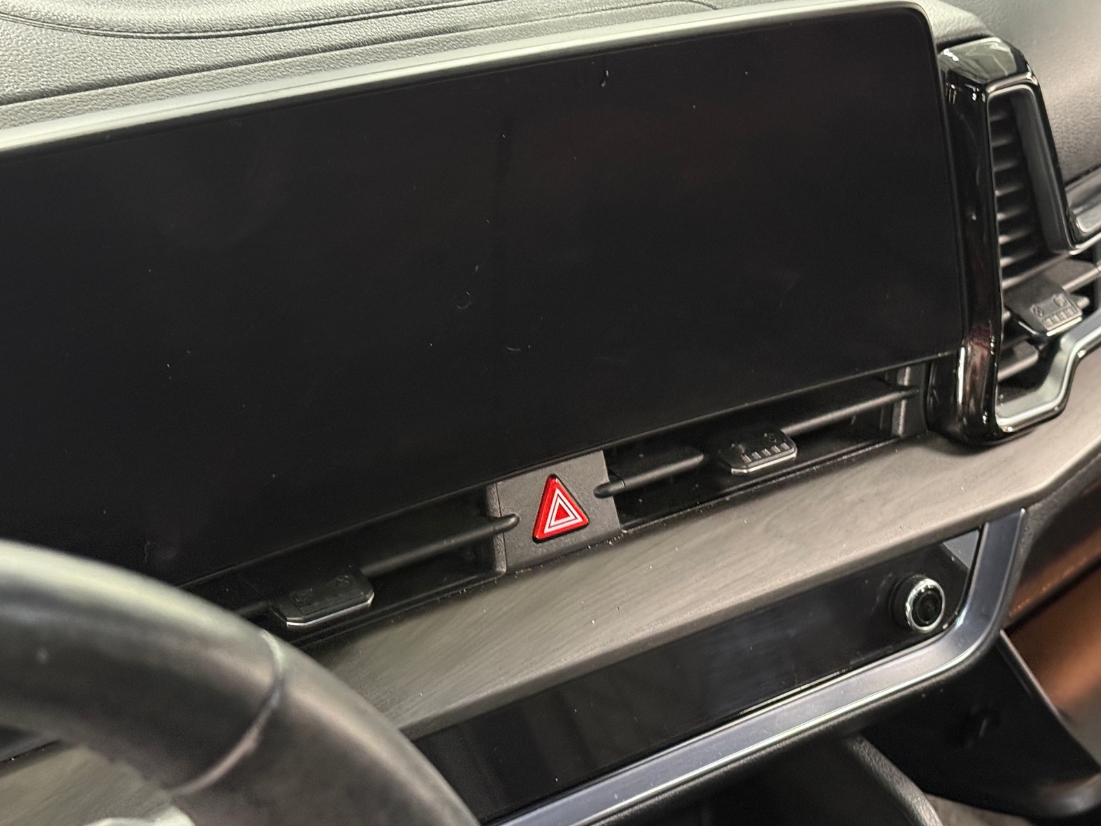 Thumbnail: 2023 Kia Sportage - 3