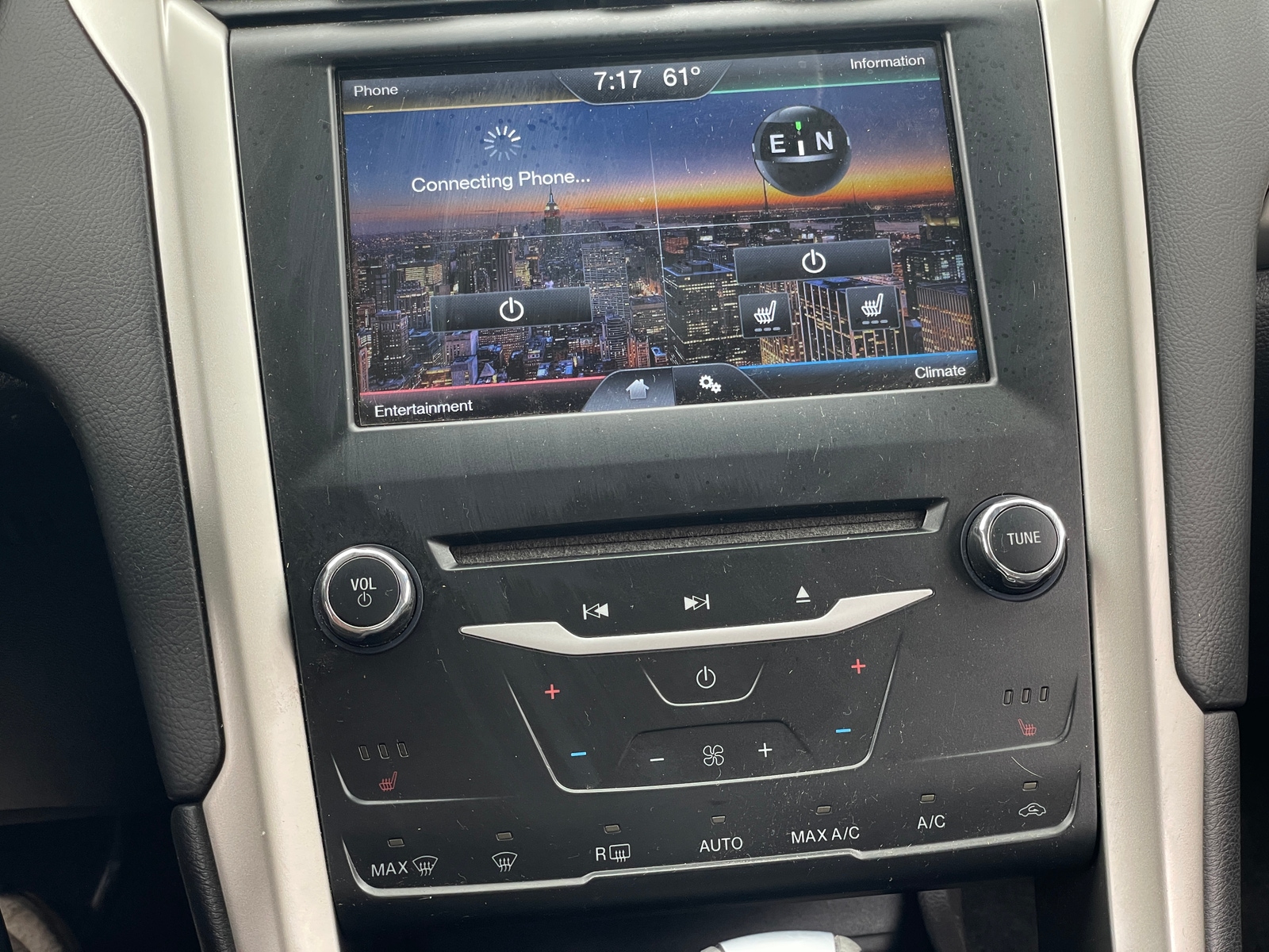 Thumbnail: 2014 Ford Fusion - 3