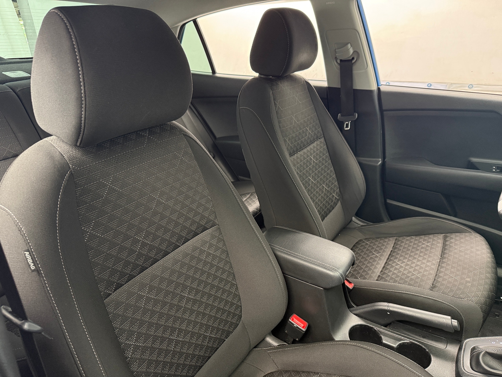 Thumbnail: 2022 Kia Rio - 2