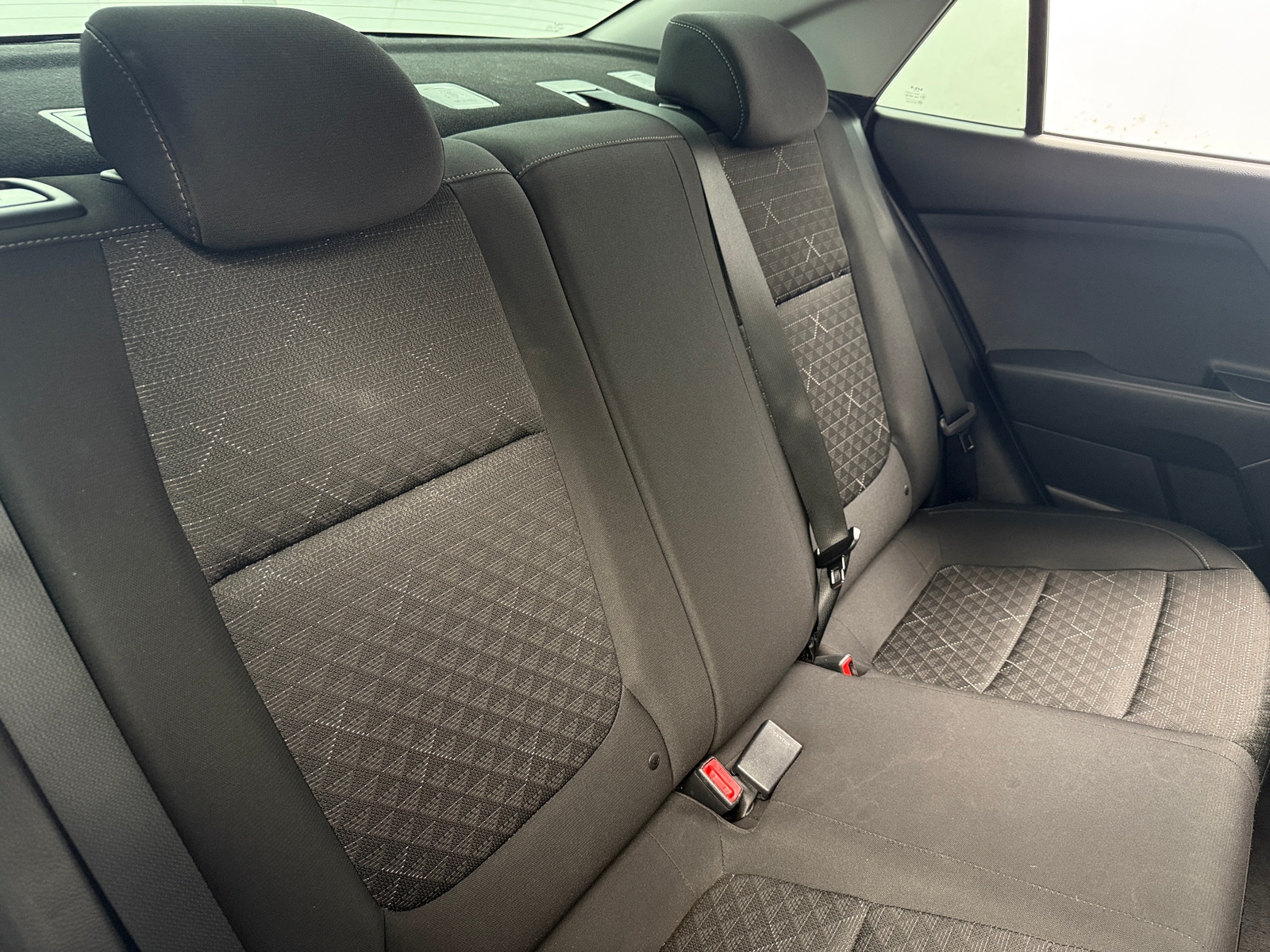 Thumbnail: 2022 Kia Rio - 6