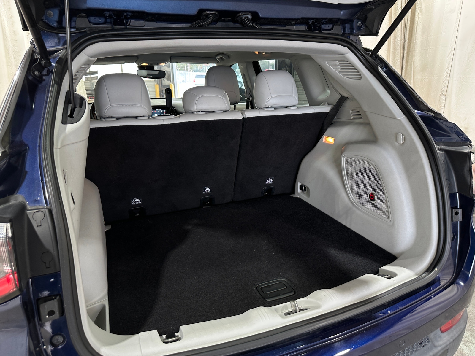 Thumbnail: 2018 Jeep Compass - 6