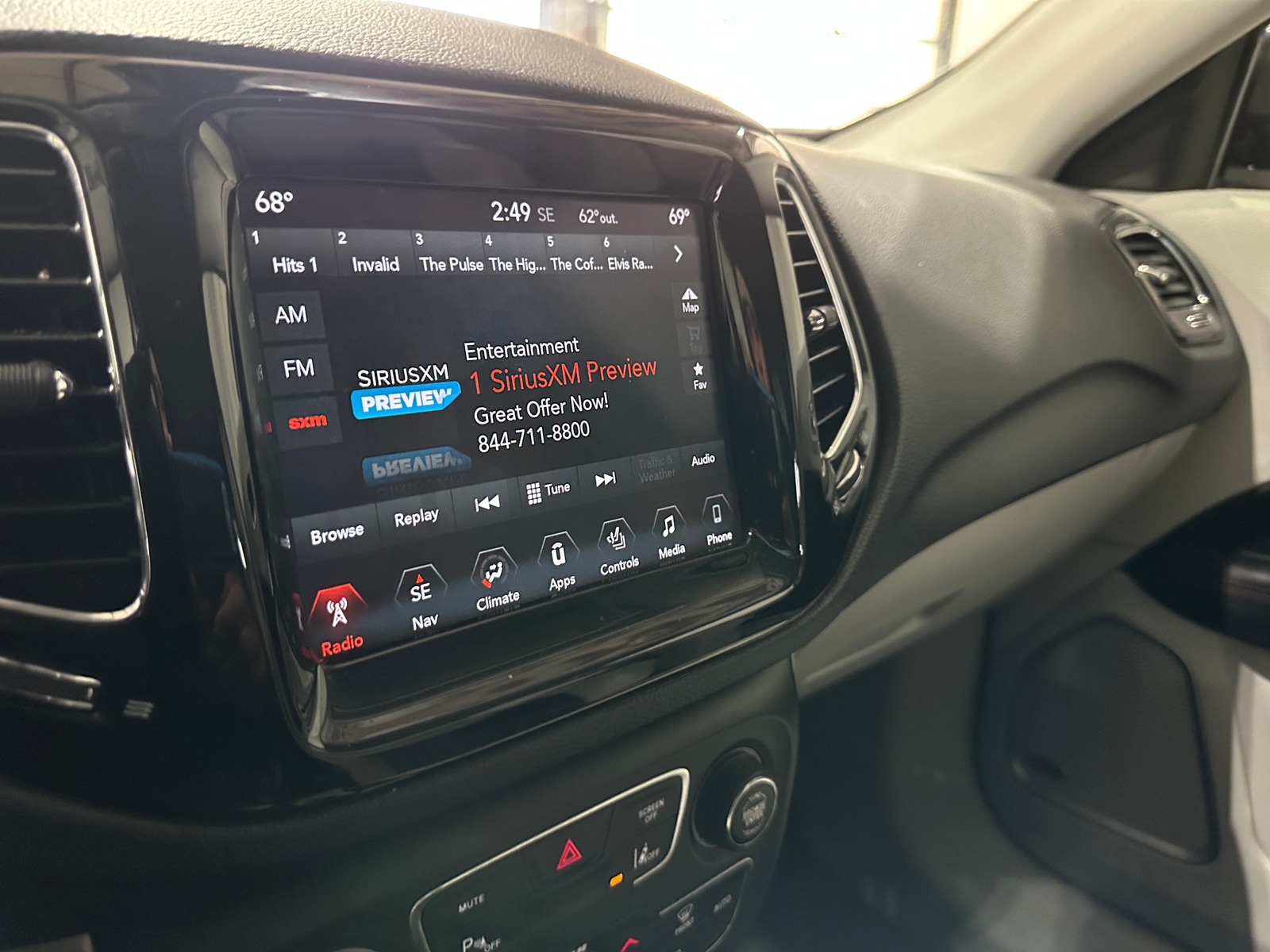 Thumbnail: 2018 Jeep Compass - 3