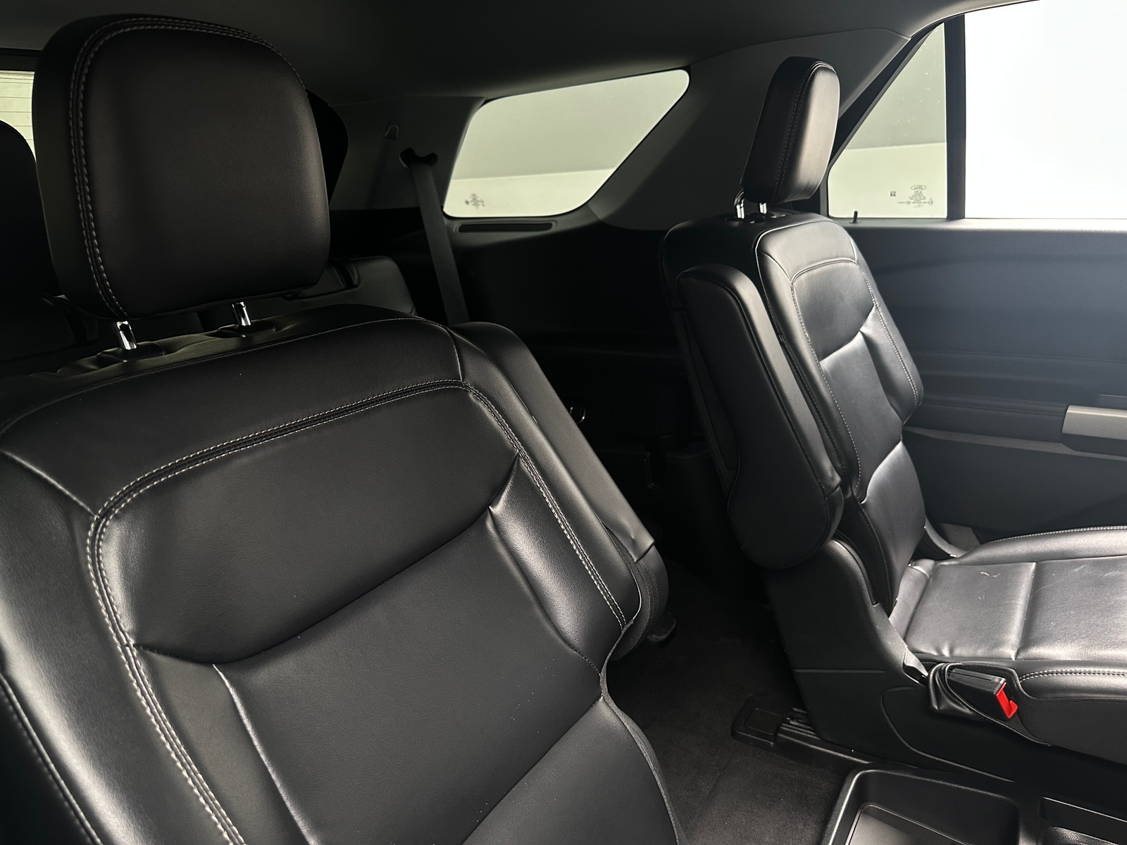 Thumbnail: 2021 Ford Explorer - 6