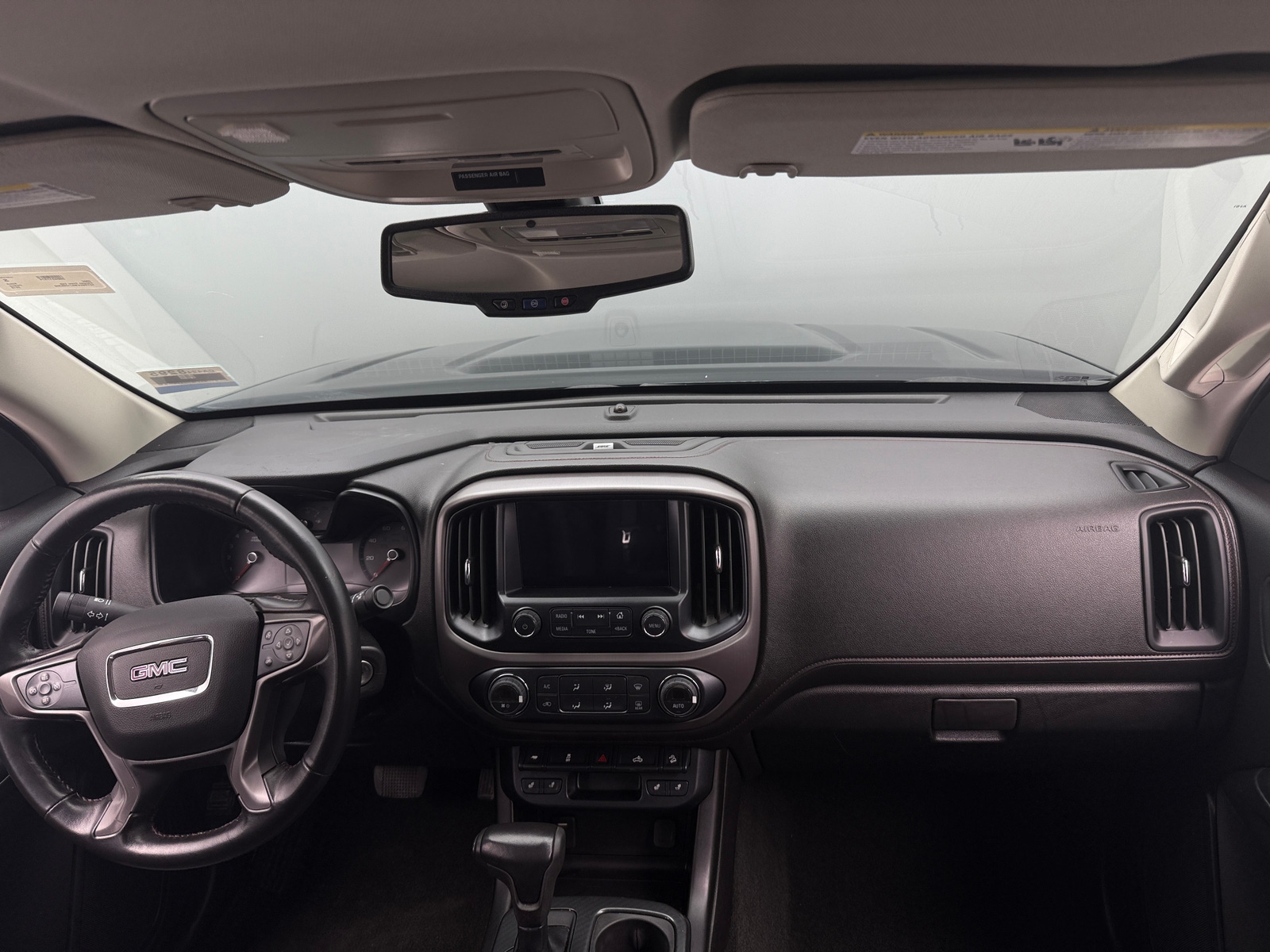 Thumbnail: 2018 GMC Canyon - 3