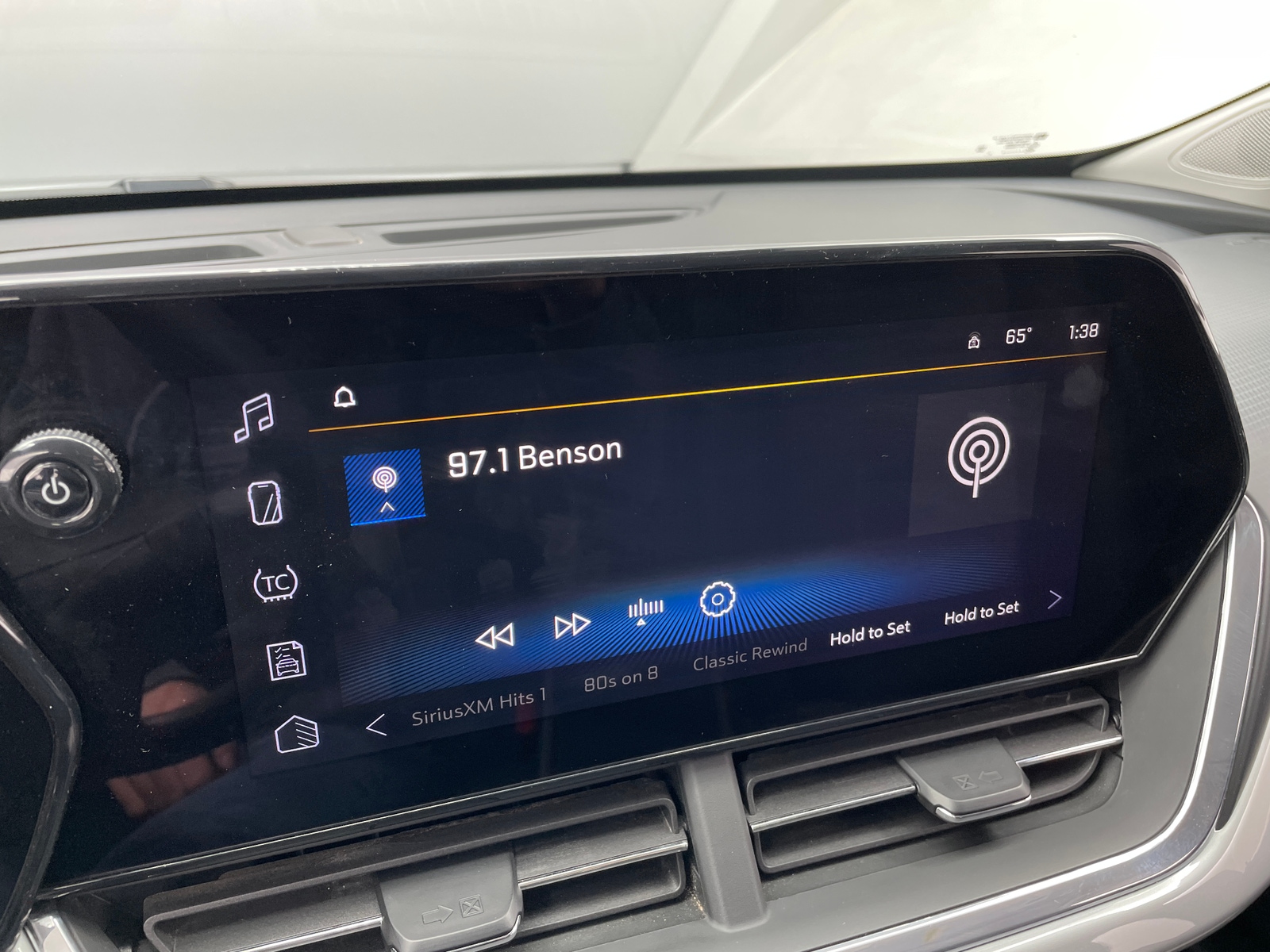 Thumbnail: 2025 Chevrolet Trax - 4