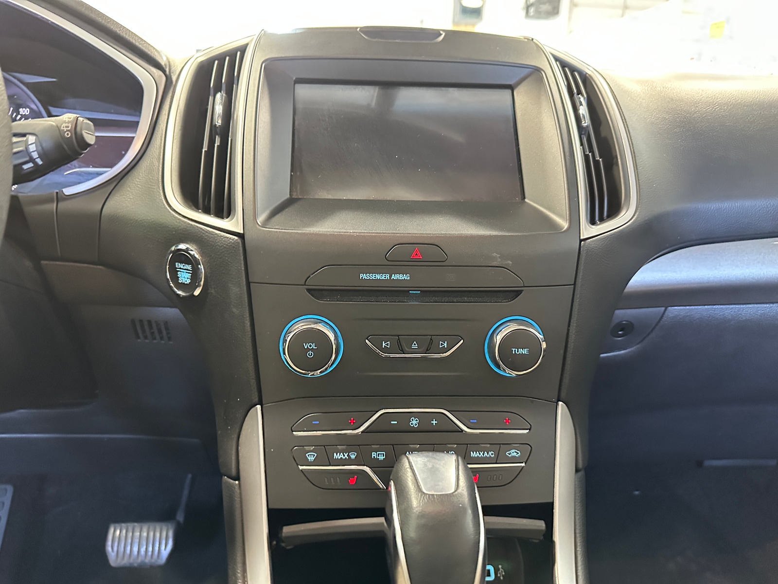 Thumbnail: 2018 Ford Edge - 3