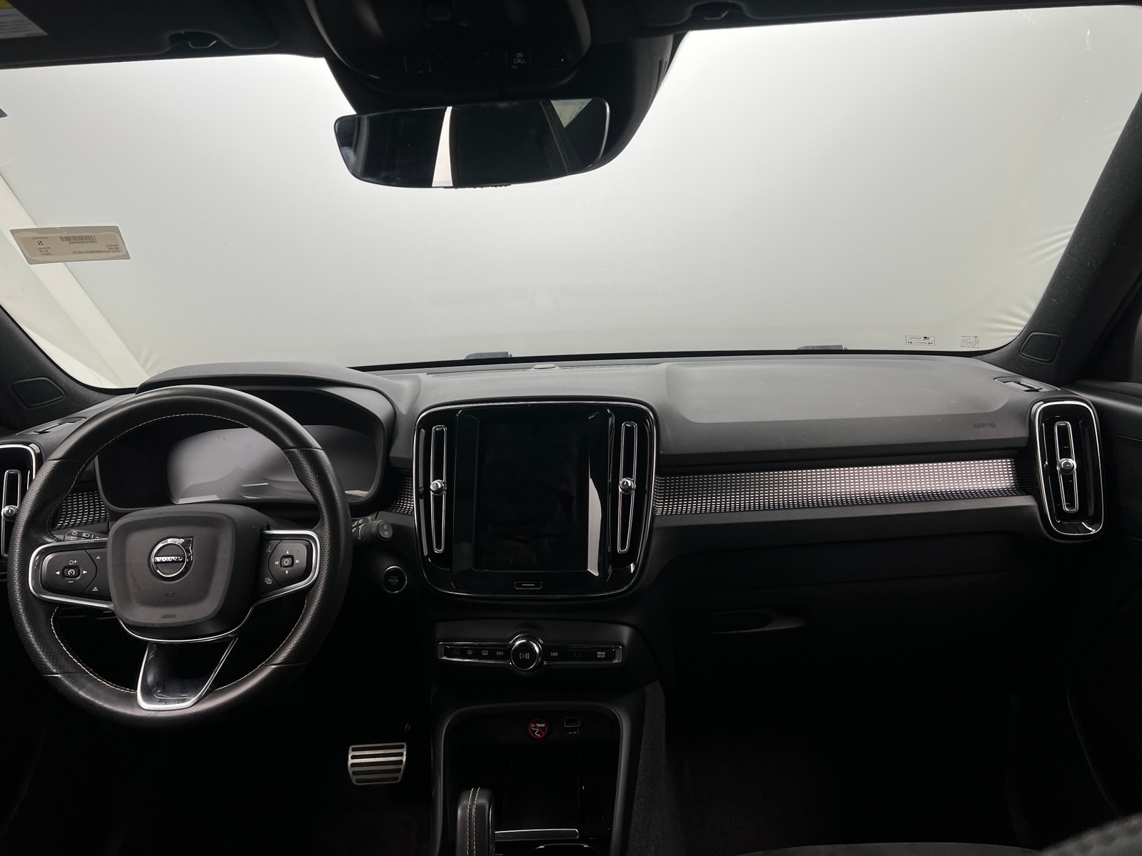 Thumbnail: 2021 Volvo XC40 - 2