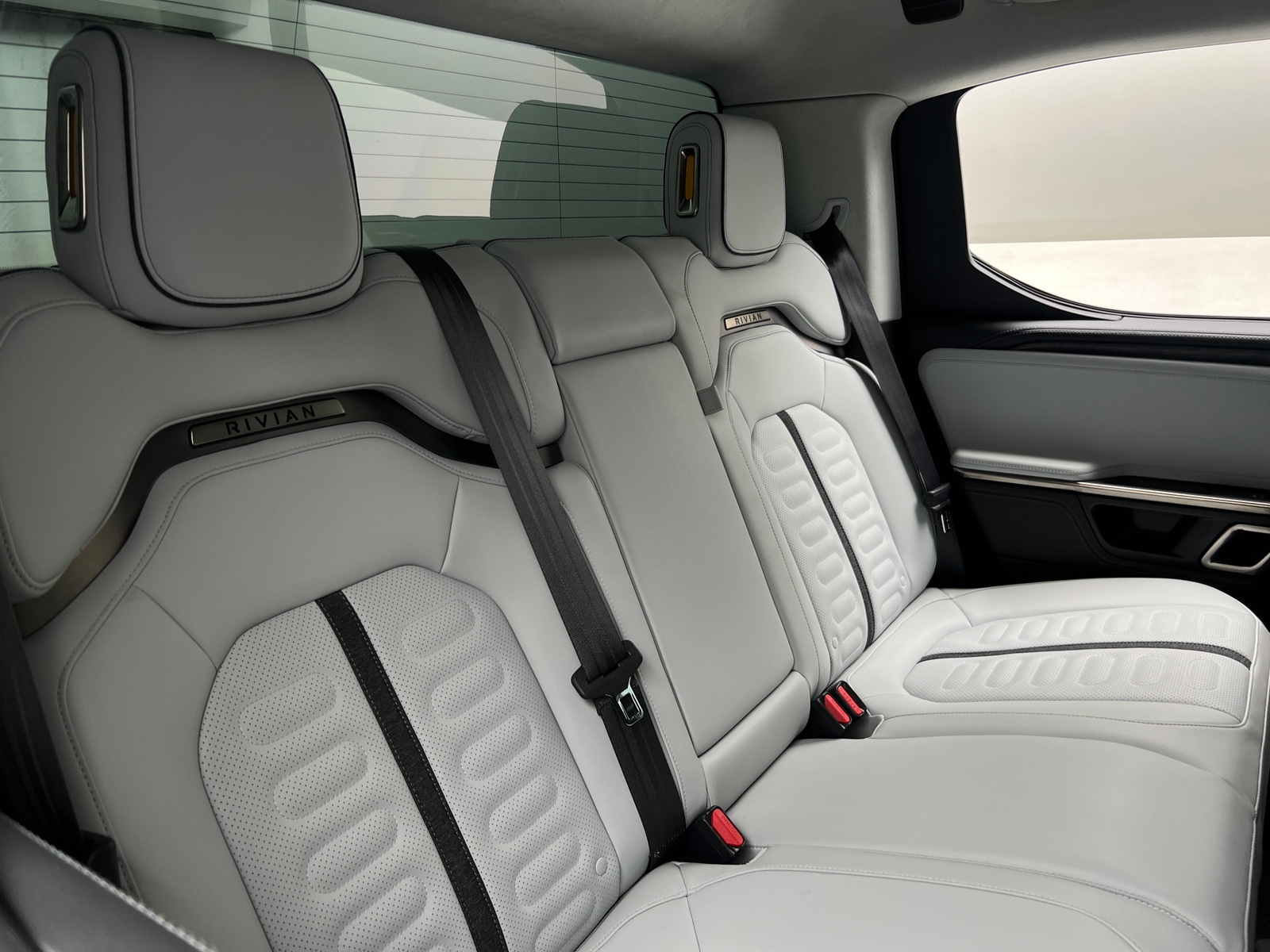 Thumbnail: 2022 Rivian R1T - 5