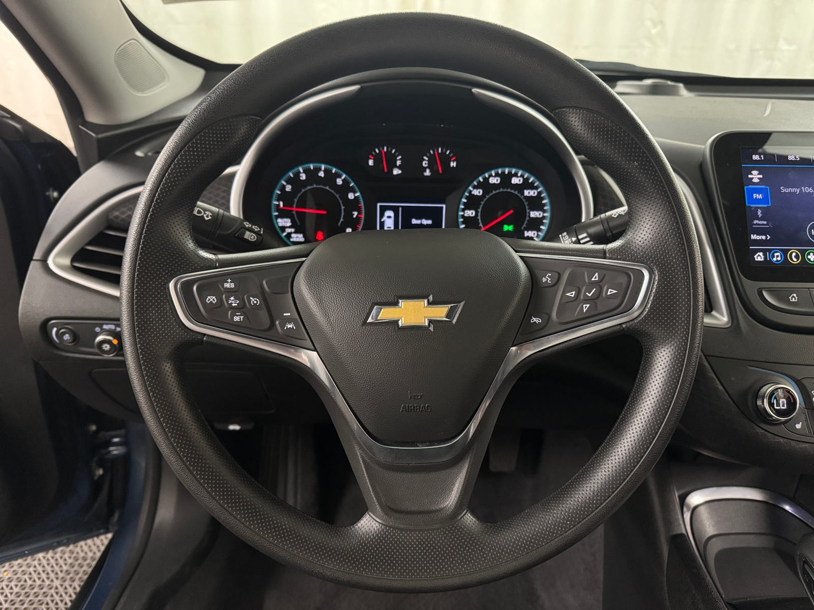 Thumbnail: 2024 Chevrolet Malibu - 5