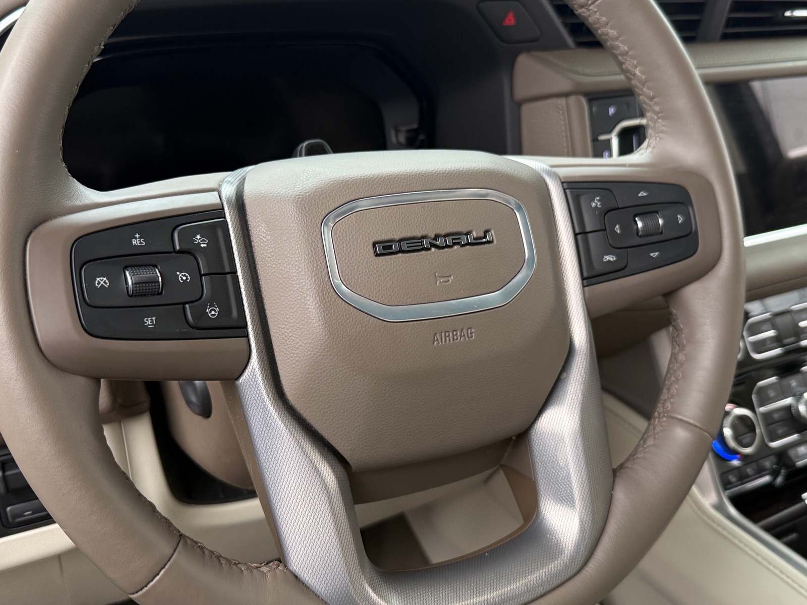 Thumbnail: 2024 GMC Yukon - 4