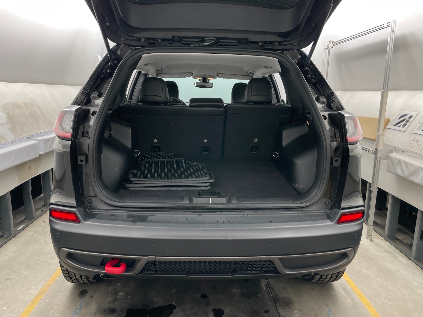 Thumbnail: 2020 Jeep Cherokee - 6