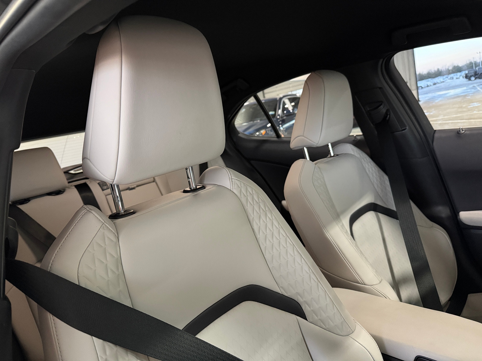 Thumbnail: 2021 Lexus UX - 2