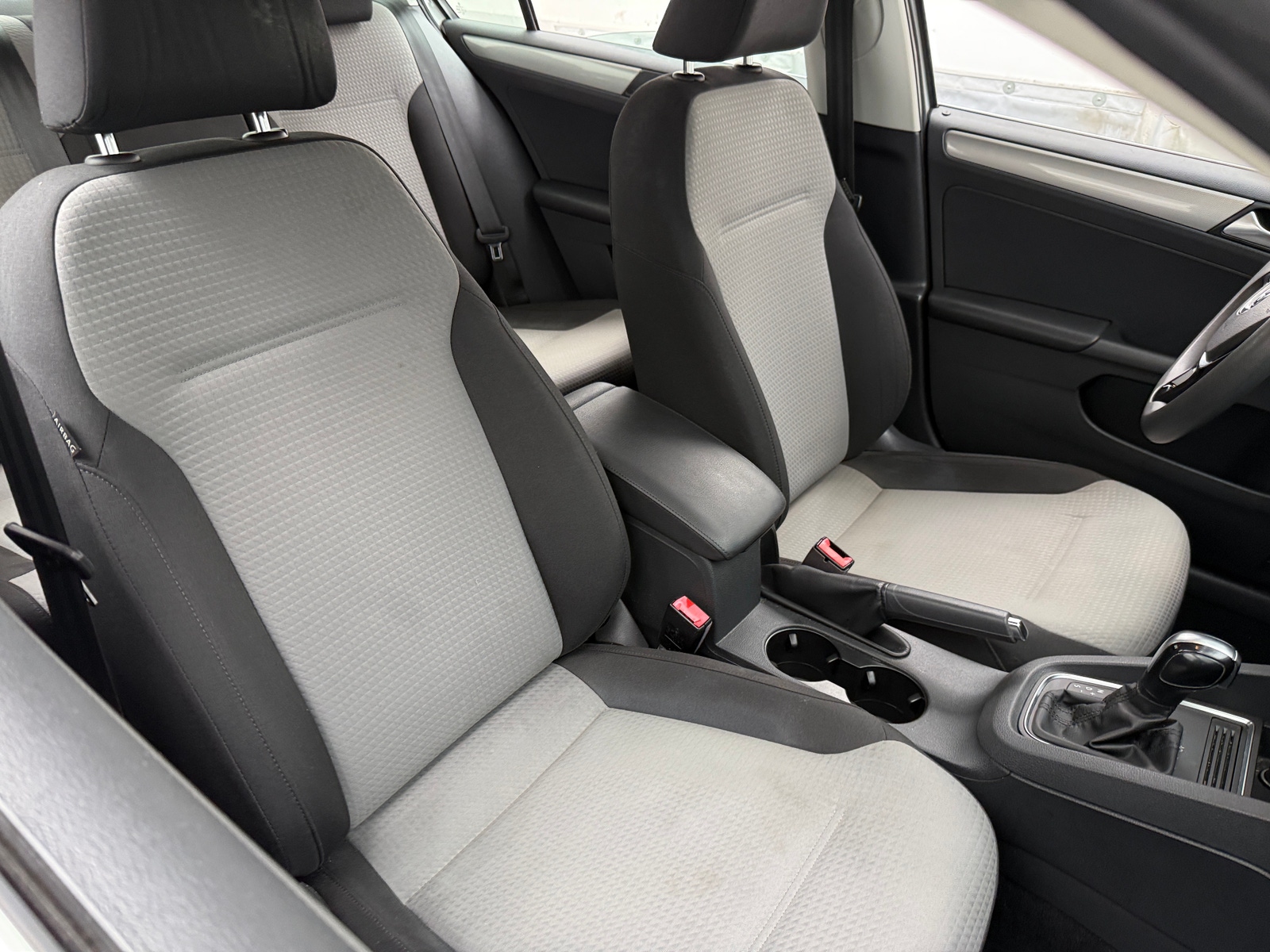 Thumbnail: 2017 Volkswagen Jetta - 2